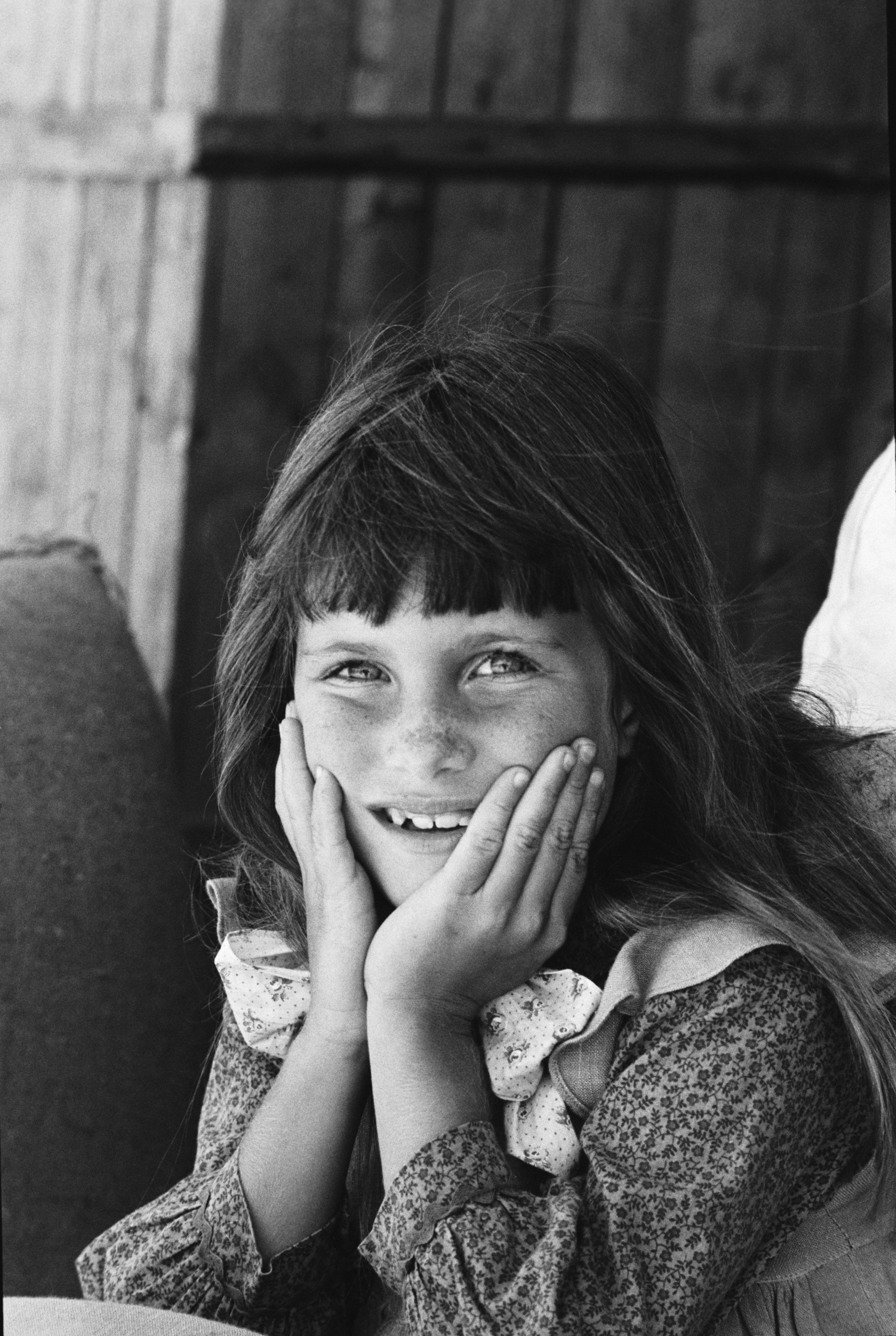 Lindsay or Sydney Greenbush as Carrie Ingalls pictured on the set of "Little House on the Prairie" in 1977 | Source: Getty Images