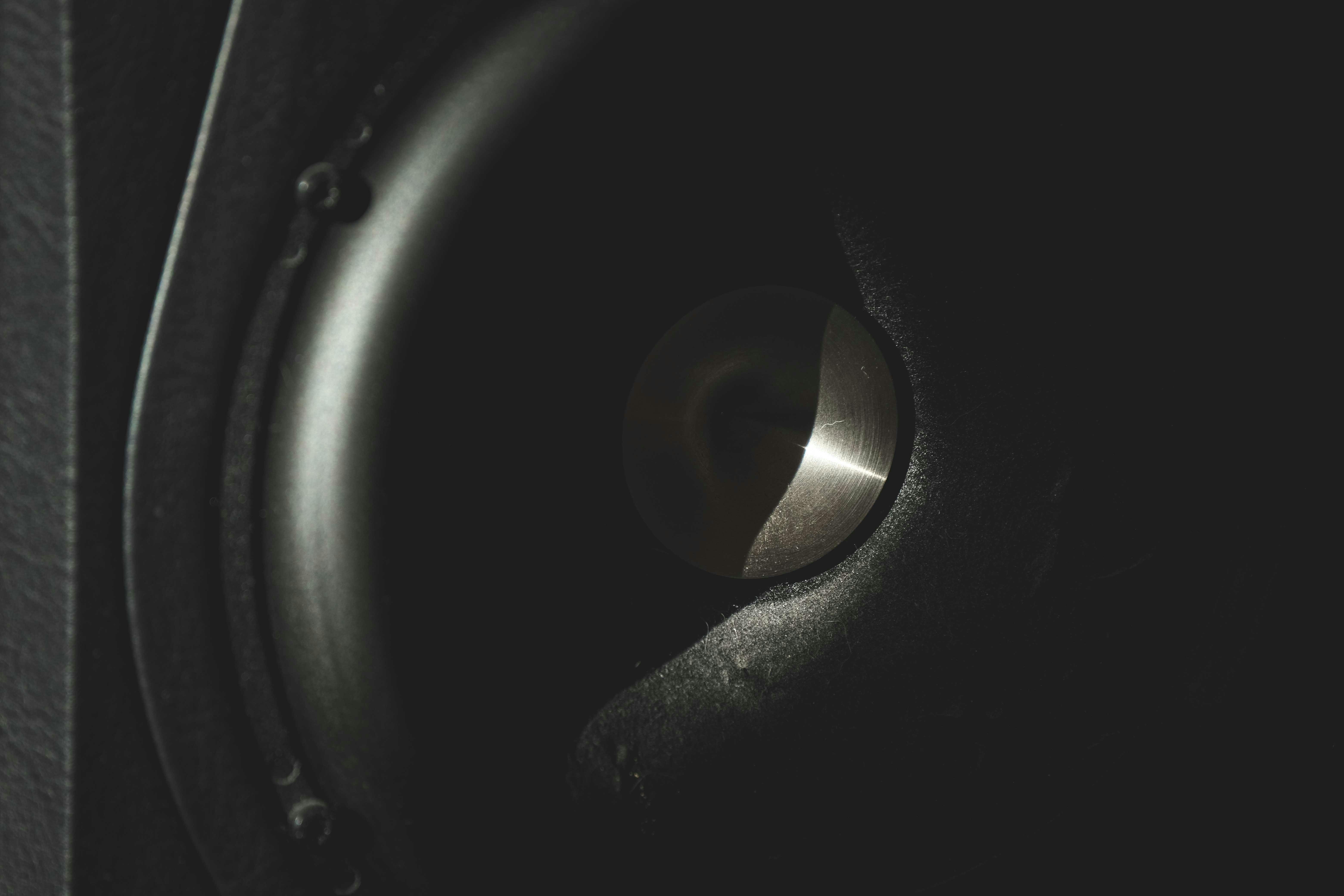 A large, powerful audio speaker | Source: Pexels