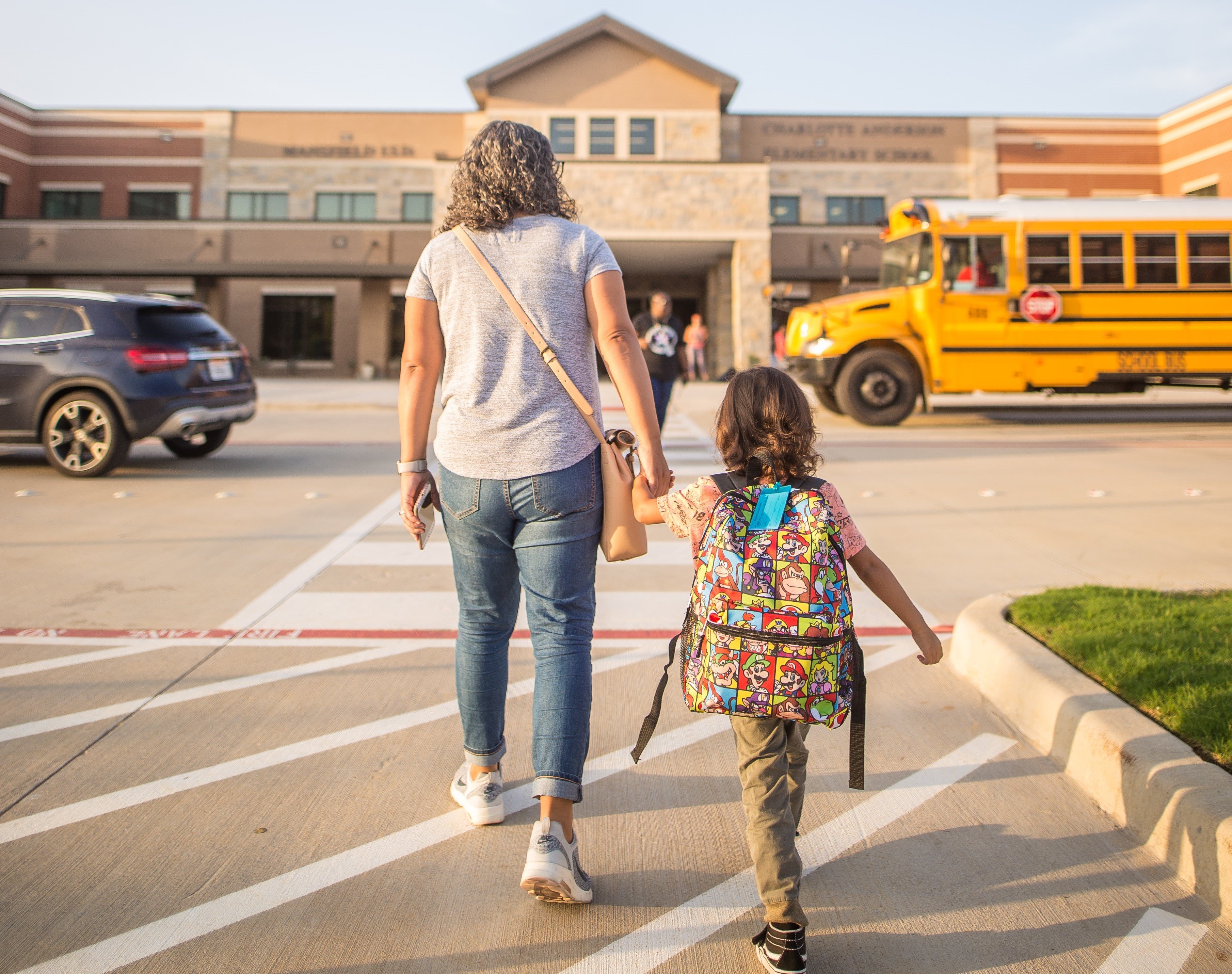 Parents online discussed about school bus safety after reading about OP's story. | Source: Pexels 
