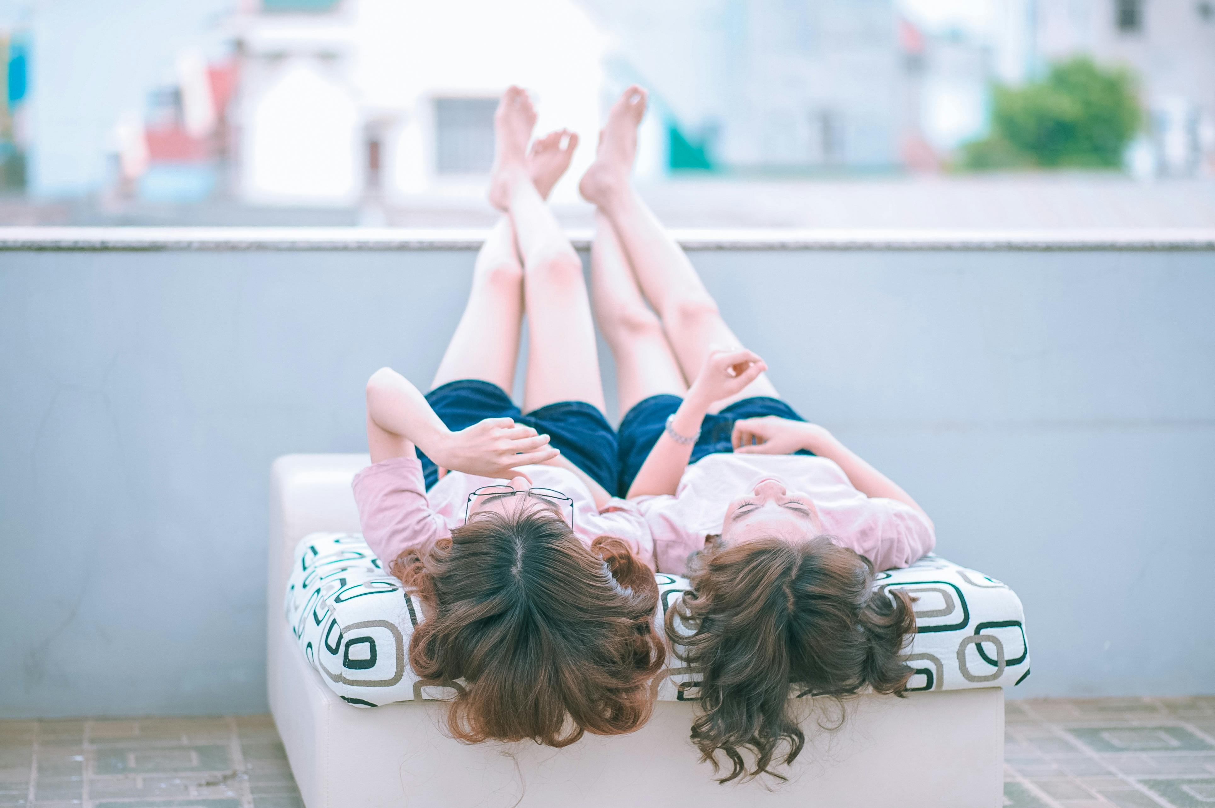 Two girls bonding | Source: Pexels