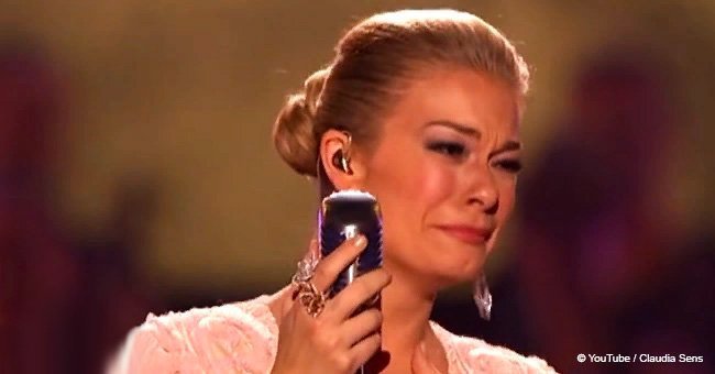 LeAnn Rimes' performance of Patsy Cline's classic is so good that it bewitched fans