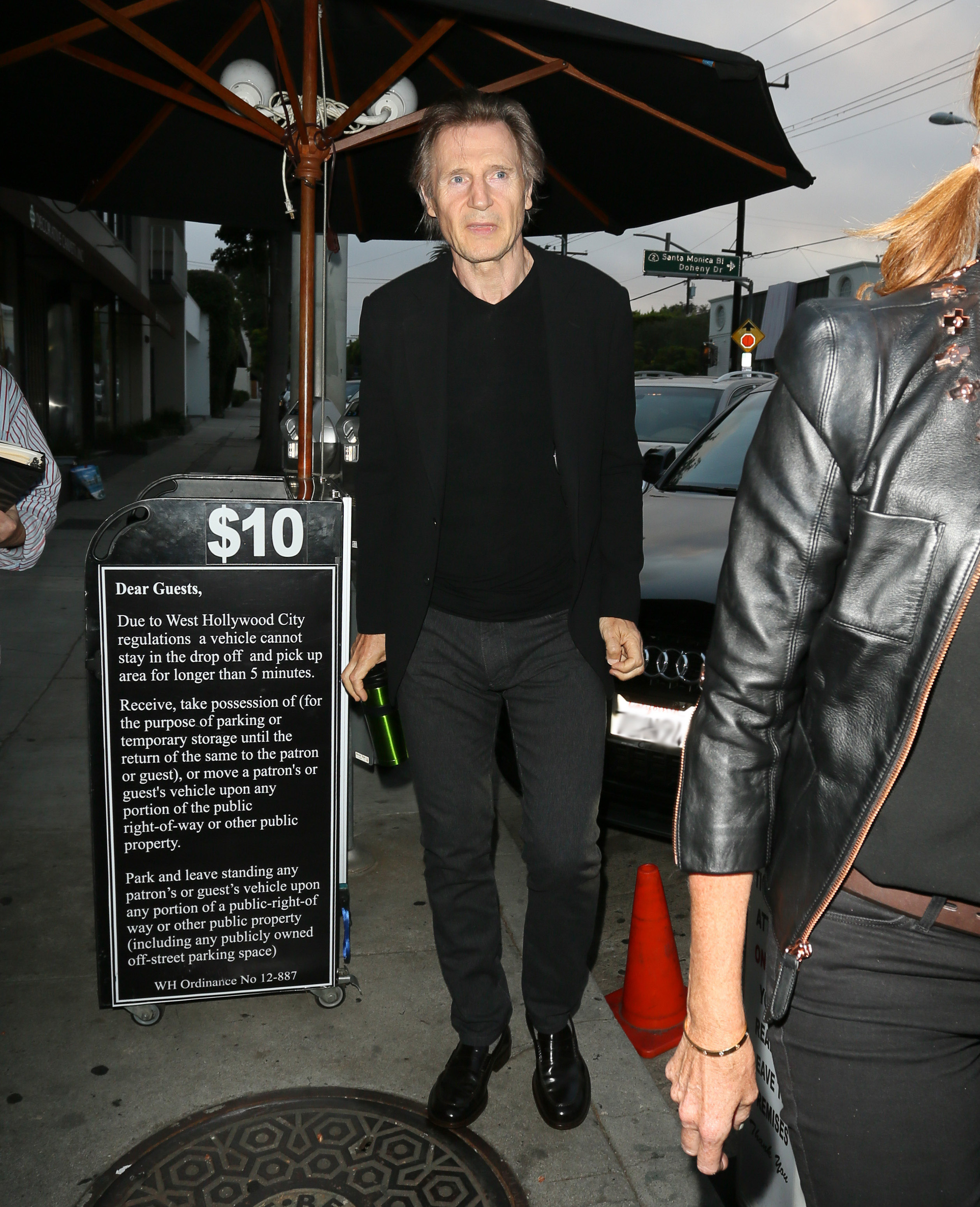 Liam Neeson arrives for dinner at Craig's restaurant in Hollywood on June 08, 2015 in Los Angeles, California. | Source: Getty Images