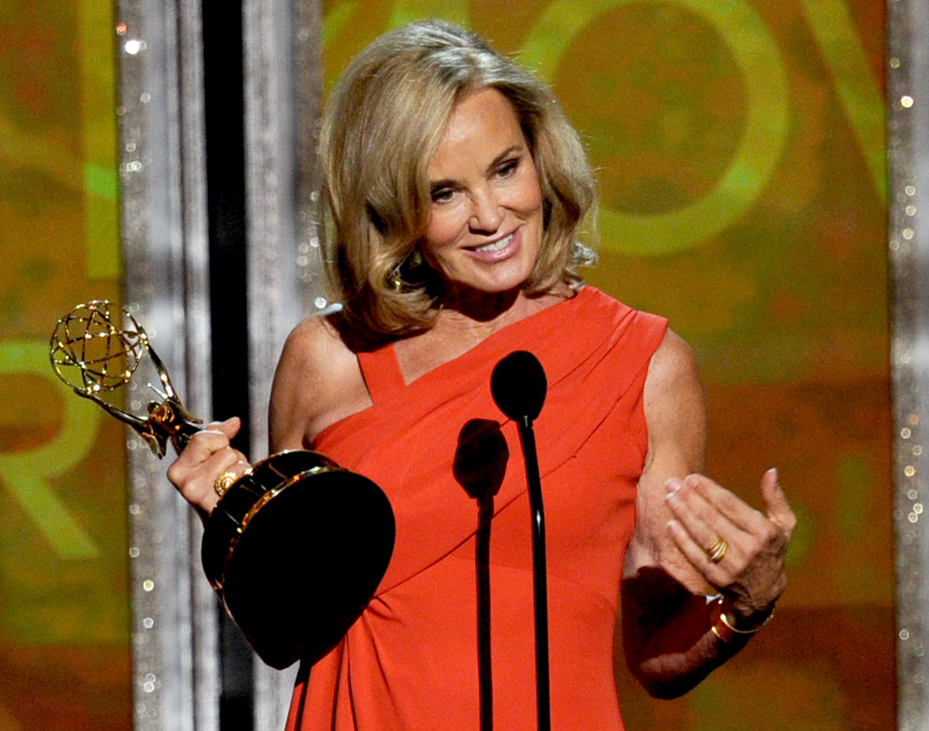 Jessica Lange accepts the Emmy for "American Horror Story" onstage during the 64th Annual Primetime Emmy Awards on September 23, 2012 in Los Angeles, California | Source: Getty Images