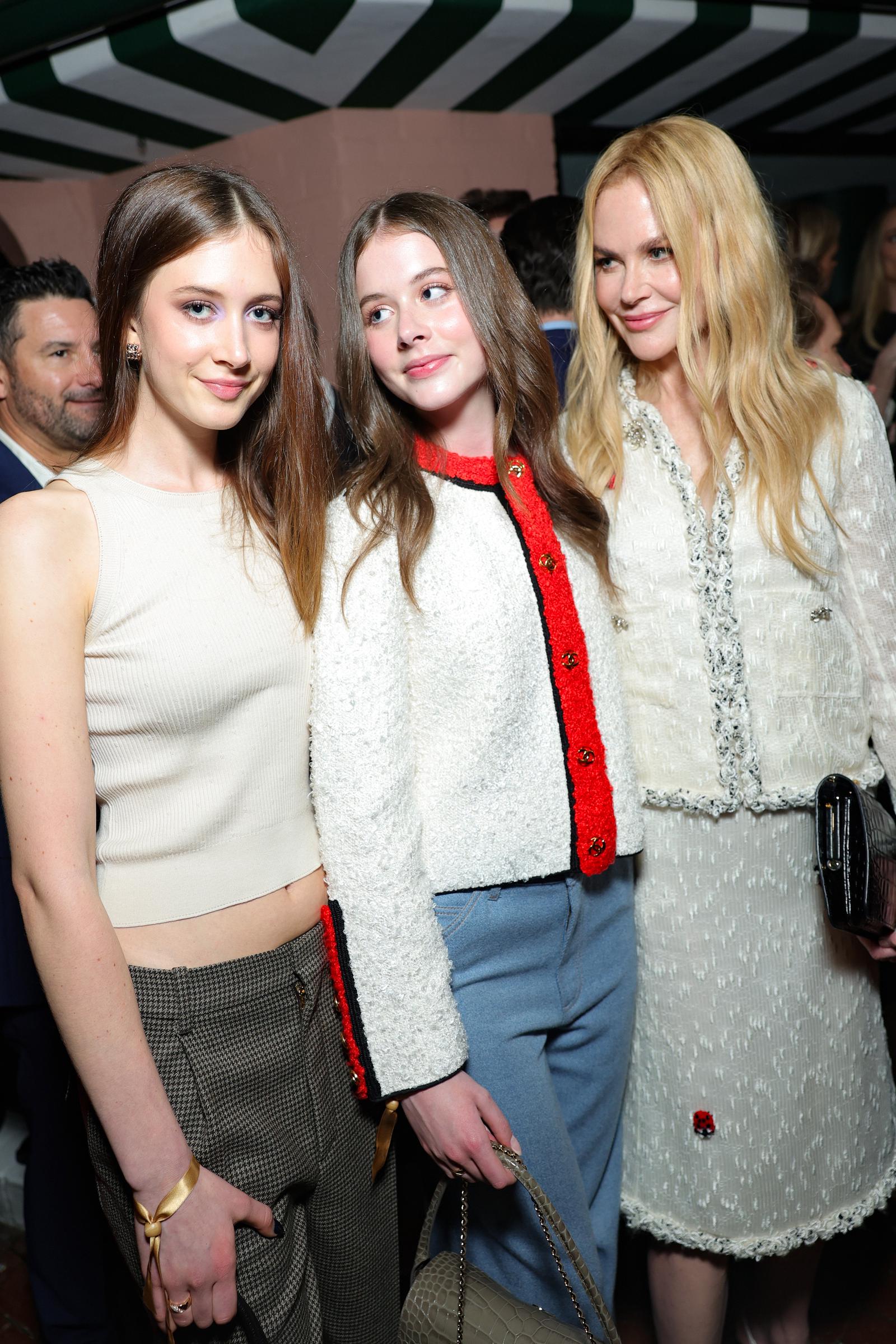 Nicole Kidman poses with her daughters, Sunday Rose and Faith Margaret | Source: Getty Images