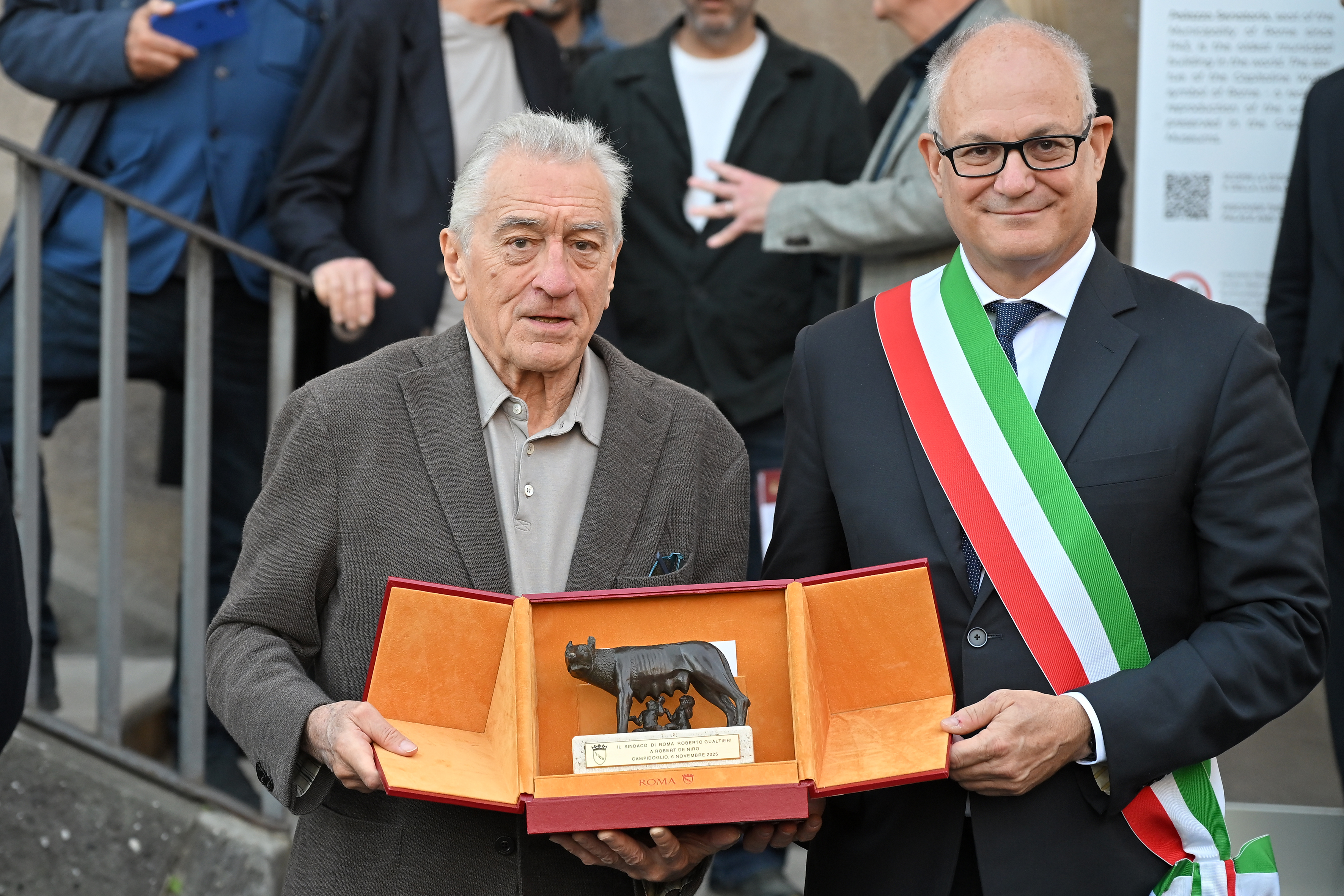 Robert De Niro receiving the Lupa Capitolina honor from the mayor of Rome, Roberto Gualtieri, at the Campidoglio in Italy on November 6, 2025. | Source: Getty Images