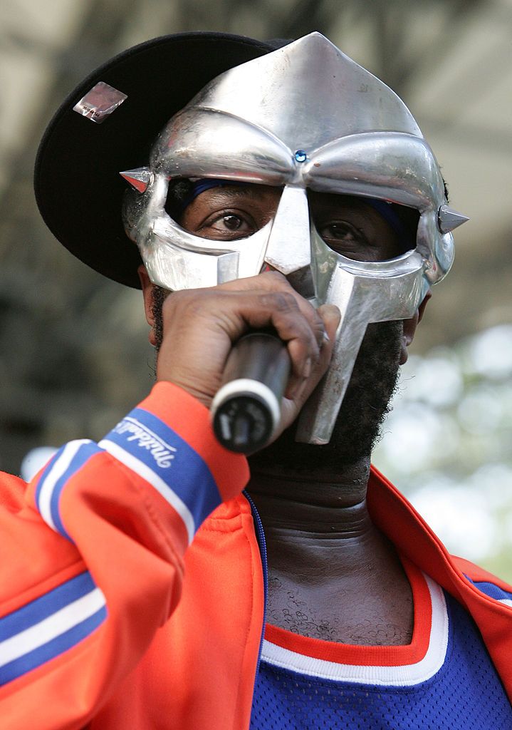 MF DOOM performs at a benefit concert for the Rhino Foundation on June 28, 2005, in New York City | Photo: Peter Kramer/Getty Images