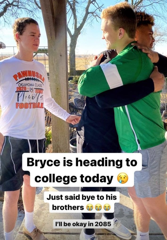 Ree Drummond and her family sending off her son, Bryce, to college | Photo: Instagram / thepioneerwoman