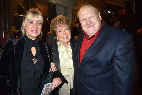 Véronique Nery Mercadier, Marthe Mercadier et Franck de La Personne au restaurant Marc Mitonne le 23 octobre 2012 à Paris, France. | Photo : Getty Images