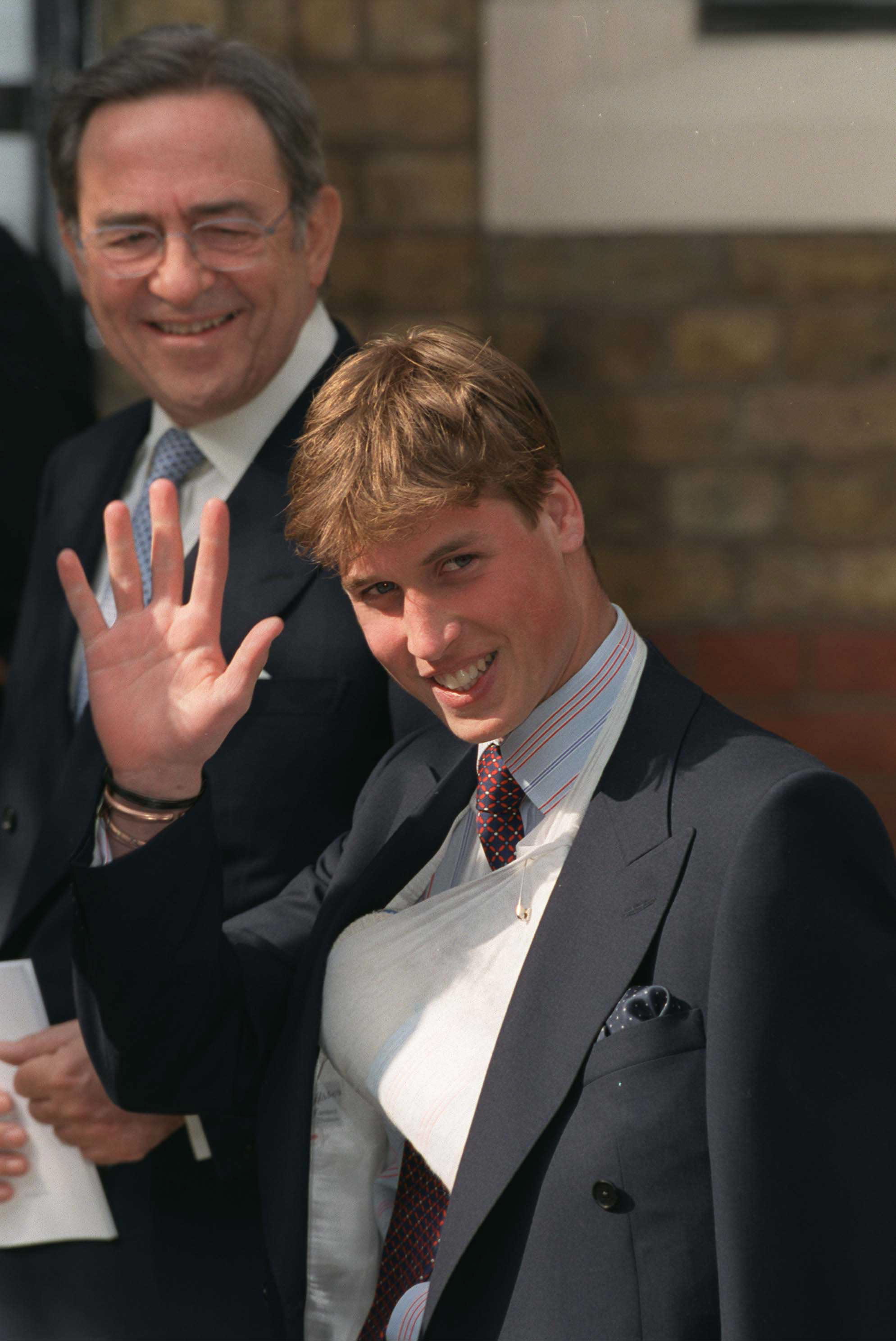 Standing outside the cathedral after the service, Prince William waved to onlookers, his arm still in a sling, while King Constantine II looked on warmly. The moment offered a glimpse of the light-hearted energy shared between the generations of royals.