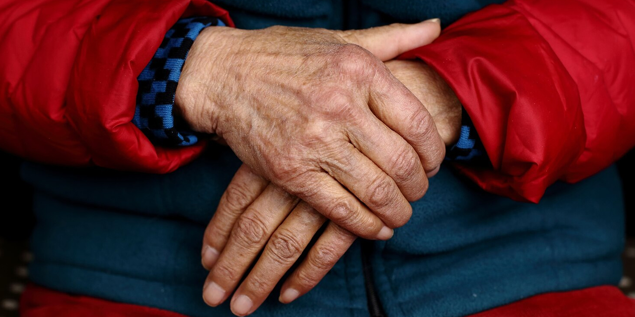 An old person's hands | Source: FreePik