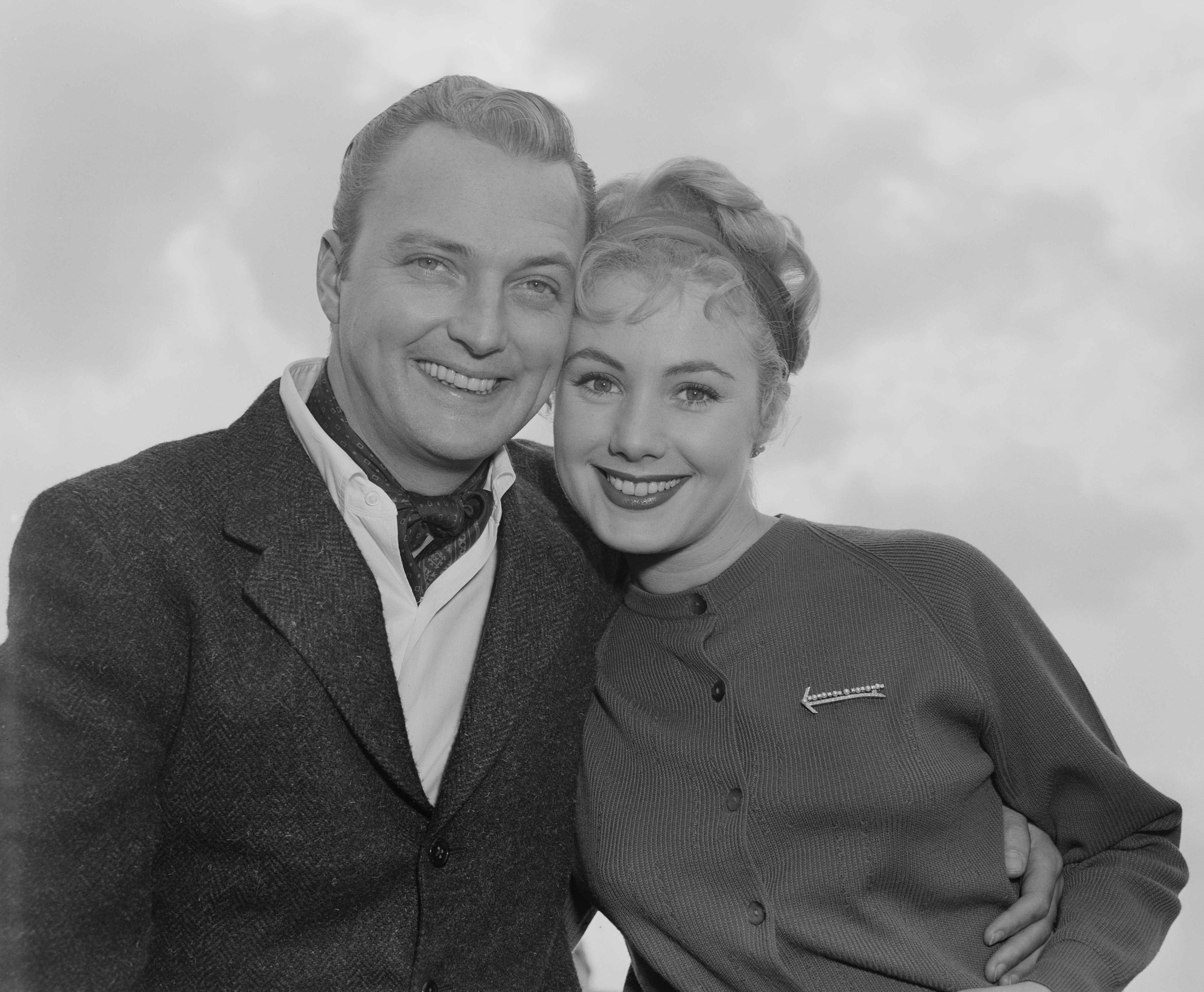 Actor Jack Cassidy pictured with his wife, actress Shirley Jones on January 1, 1970 | Source: Getty Images