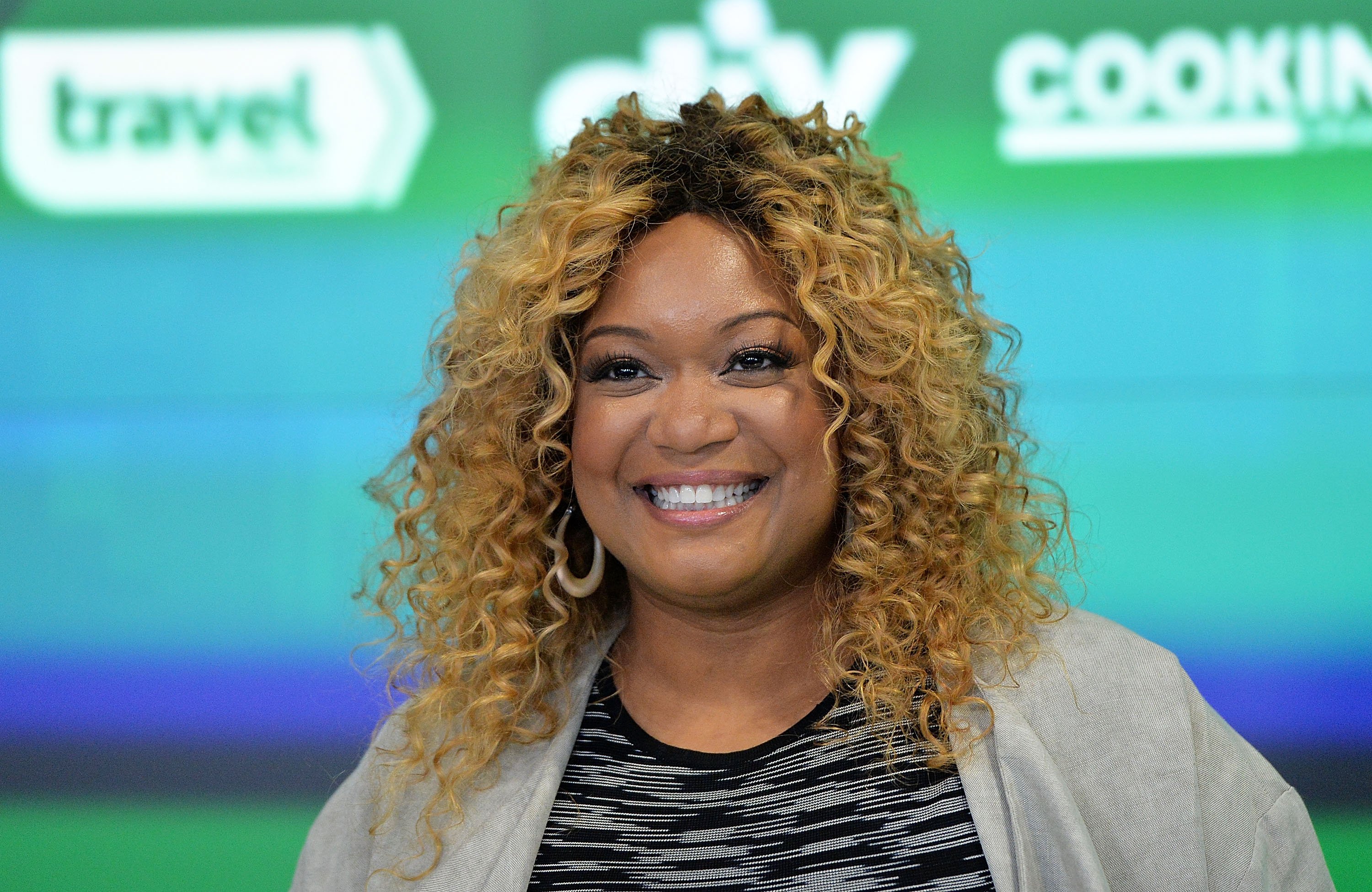 Sunny Anderson rings the NASDAQ Opening Bell at NASDAQ on June 2, 2016 in New York City | Photo: GettyImages