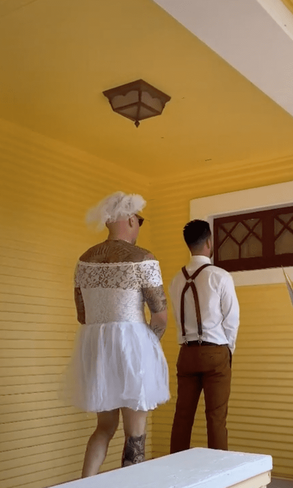 A groomsman is about to surprise the groom who thinks he is about to see his bride | Photo: TikTok/j_fama