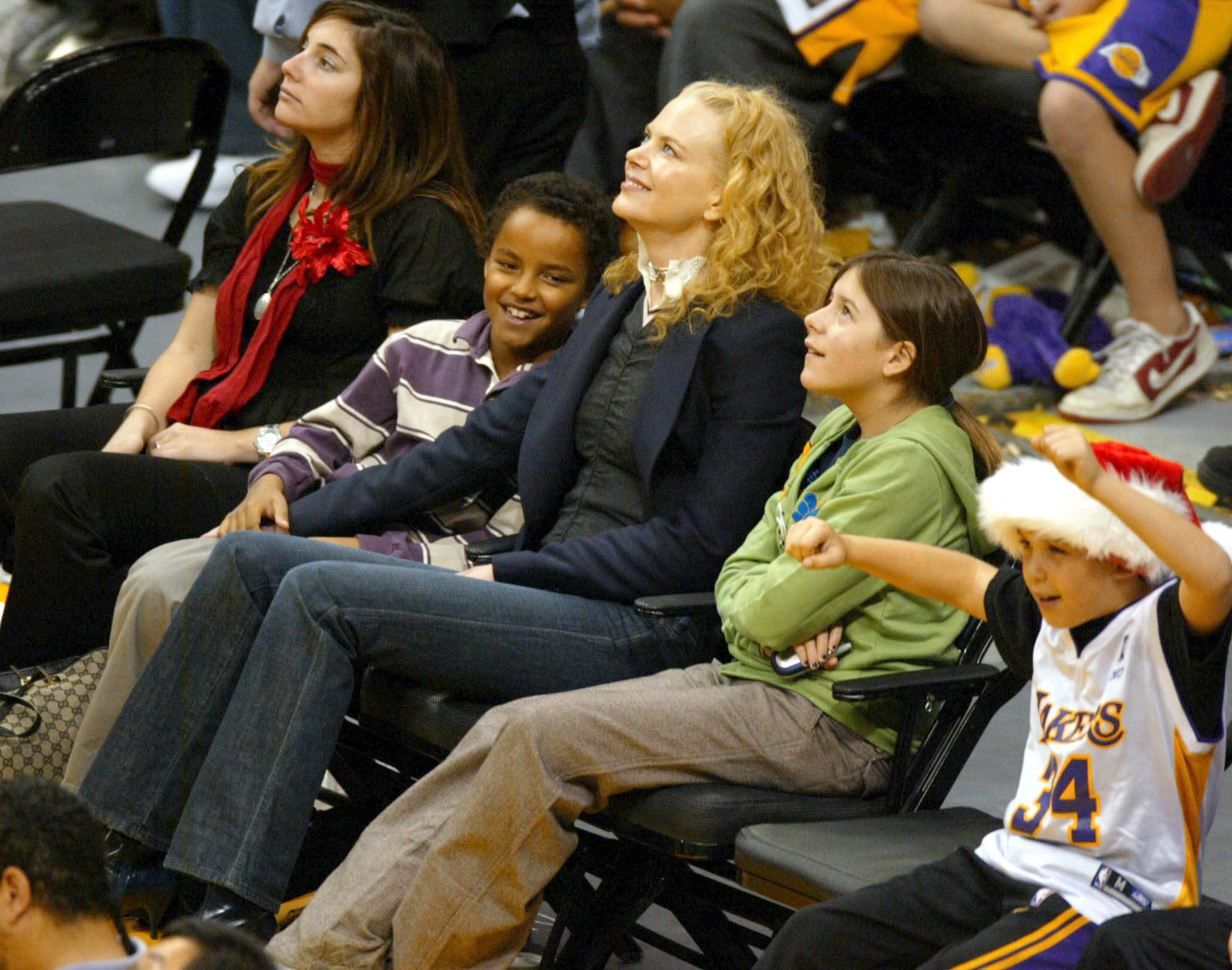 Nicole Kidman with Connor Cruise and Isabella Cruise attend a game between the Los Angeles Lakers and the Miami Heat at the Staples Center December 25, 2004 in Los Angeles, California | Source: Getty Images
