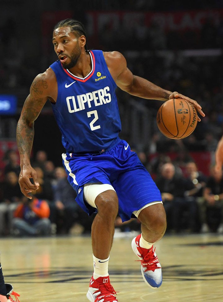 Kawhi Leonard, #2 of the Los Angeles Clippers takes the ball down court in the game against the New Orleans Pelicans at Staples Center on November 24, 2019 in Los Angeles, California. I Image: Getty Images.