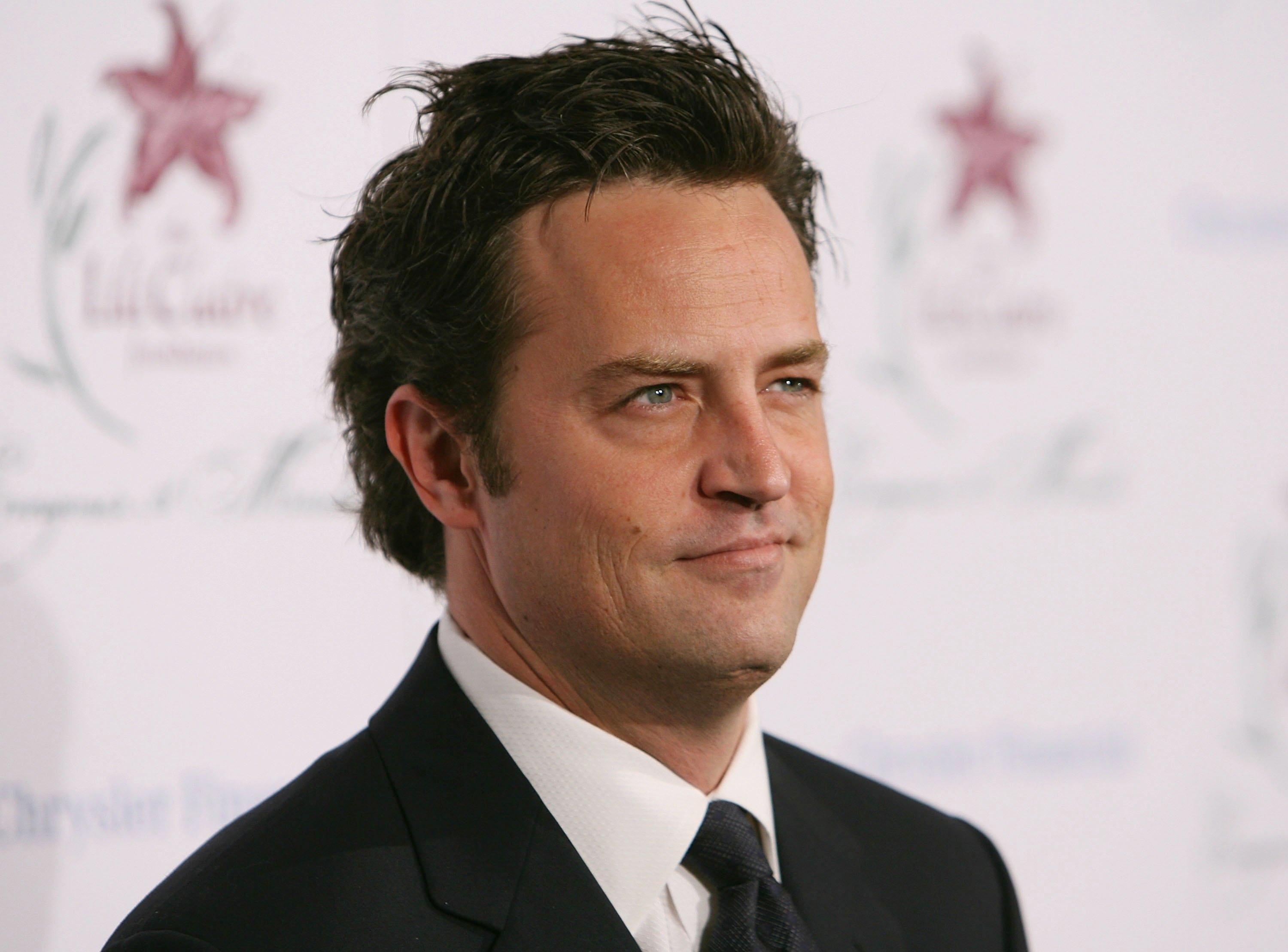 Matthew Perry at the 9th Annual Dinner Benefiting the Lili Claire Foundation on October 14, 2006, in Beverly Hills, California. | Source: Getty Images