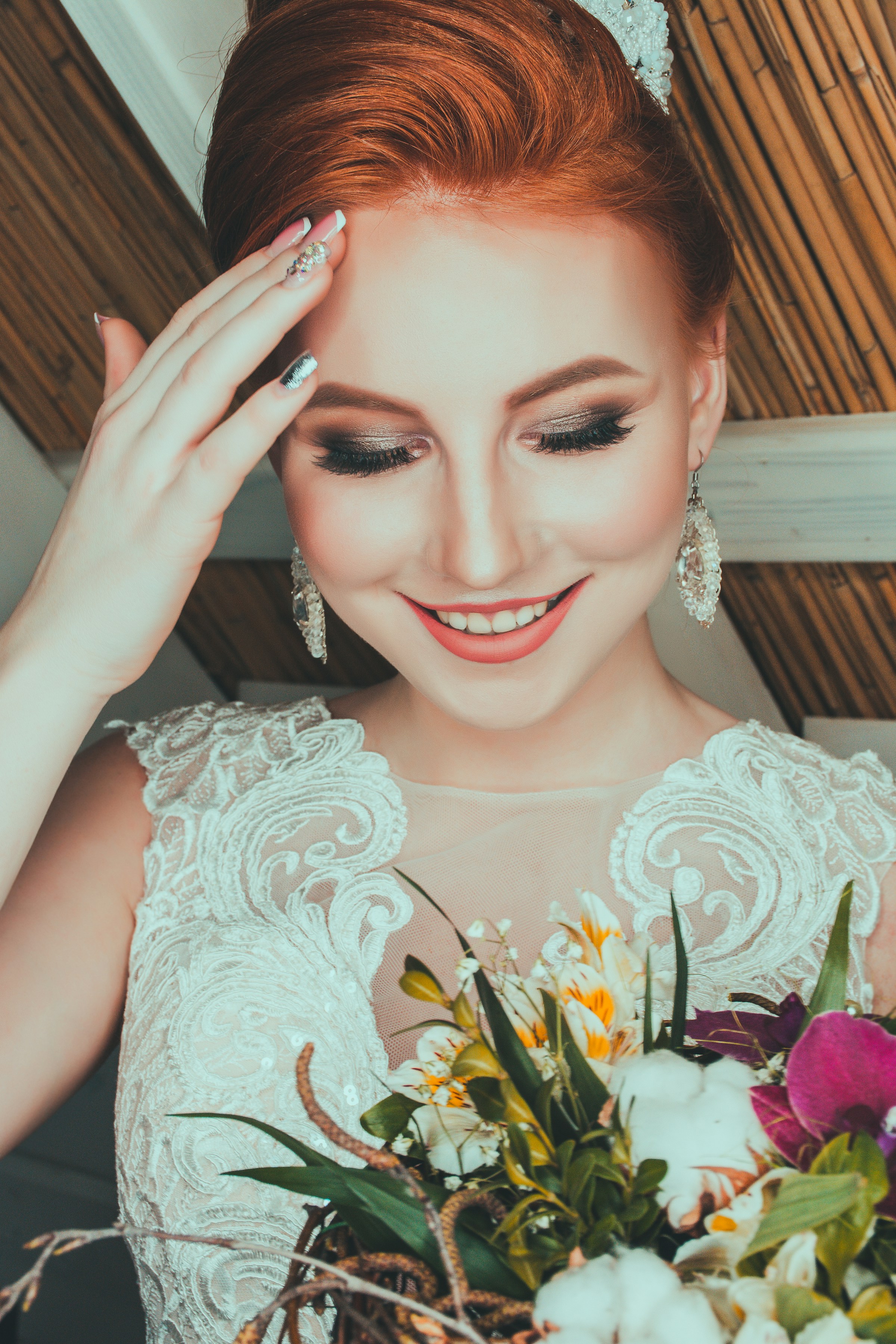 A bride smiling | Source: Unsplash