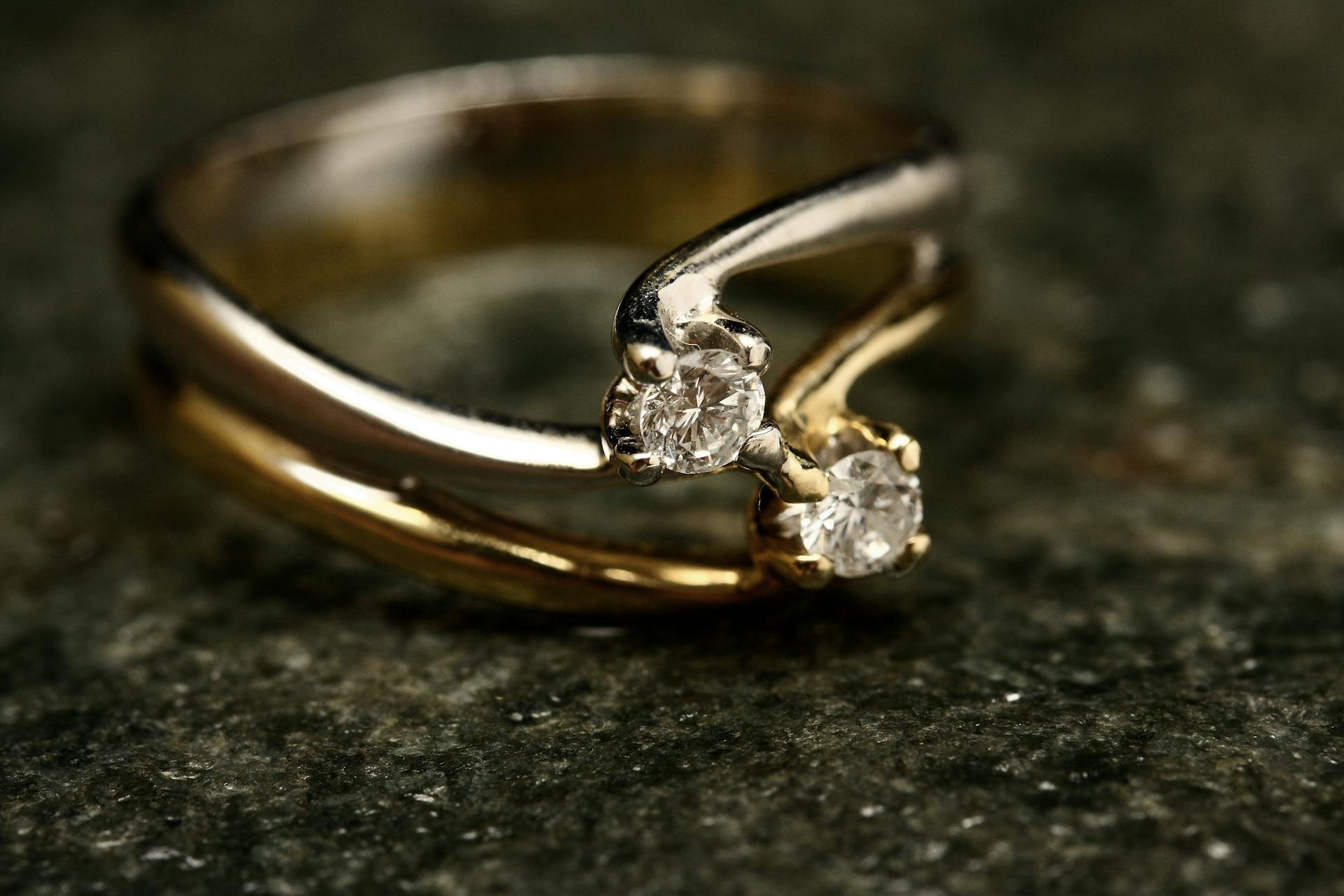 A close-up photo of a ring with diamonds | Source: Pexels