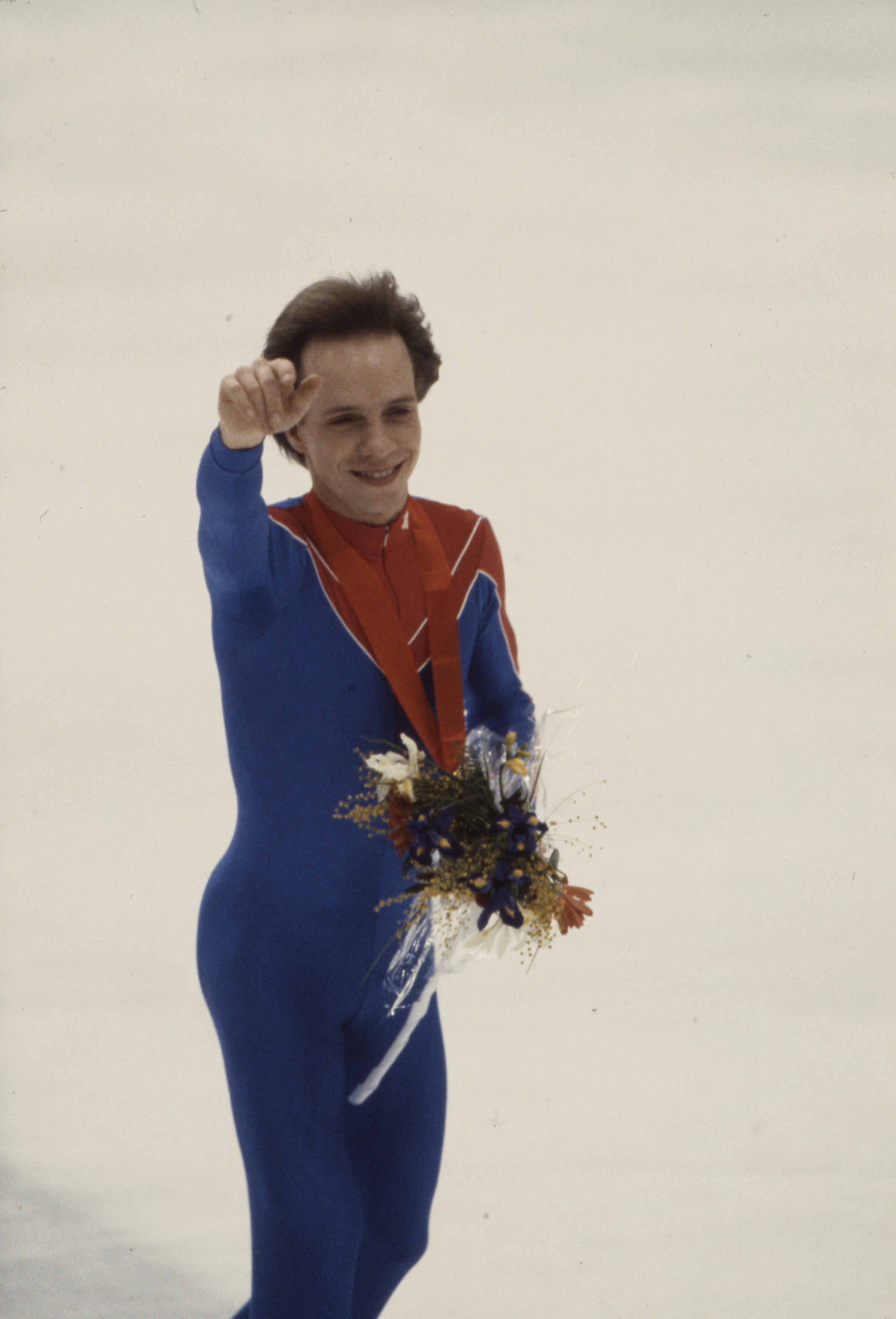 Scott Hamilton during the medal ceremony for the Men's figure skating event at the 1984 Winter Olympics on February 1, 1984 | Source: Getty Images