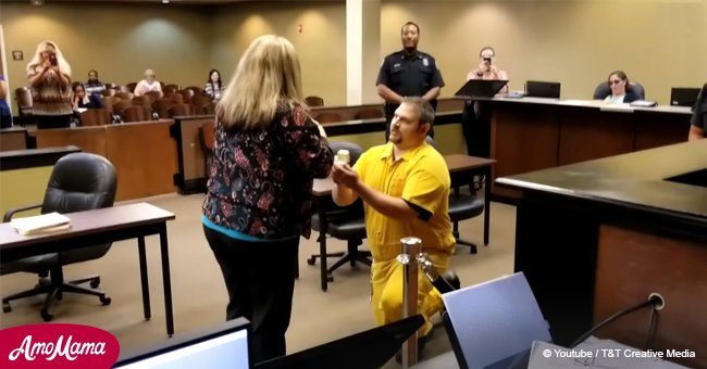 Shackled man goes down on one knee in front of a judge to propose to his girlfriend 