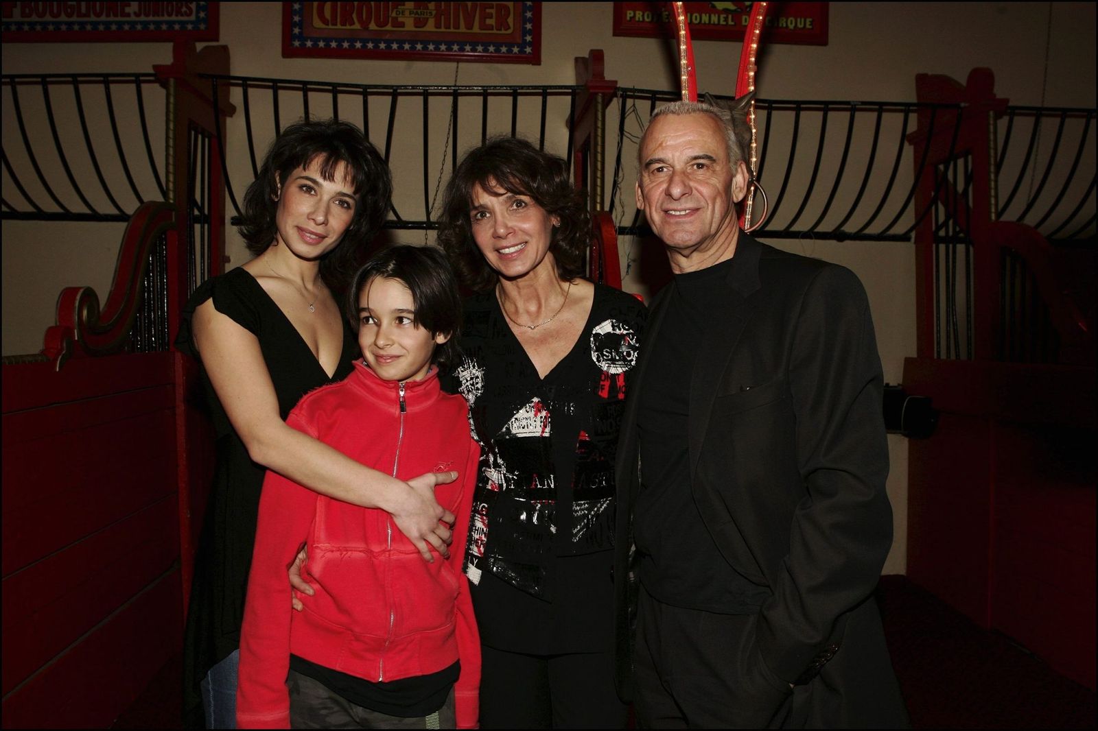 Le chanteur Michel Fugain et sa famille | Photo : Getty Images