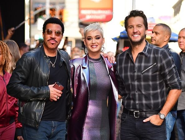 Lionel Richie, Katy Perry and Luke Bryan leave ABC's "Good Morning America" in Times Square on October 4, 2017 in New York City | Photo: Getty Images 