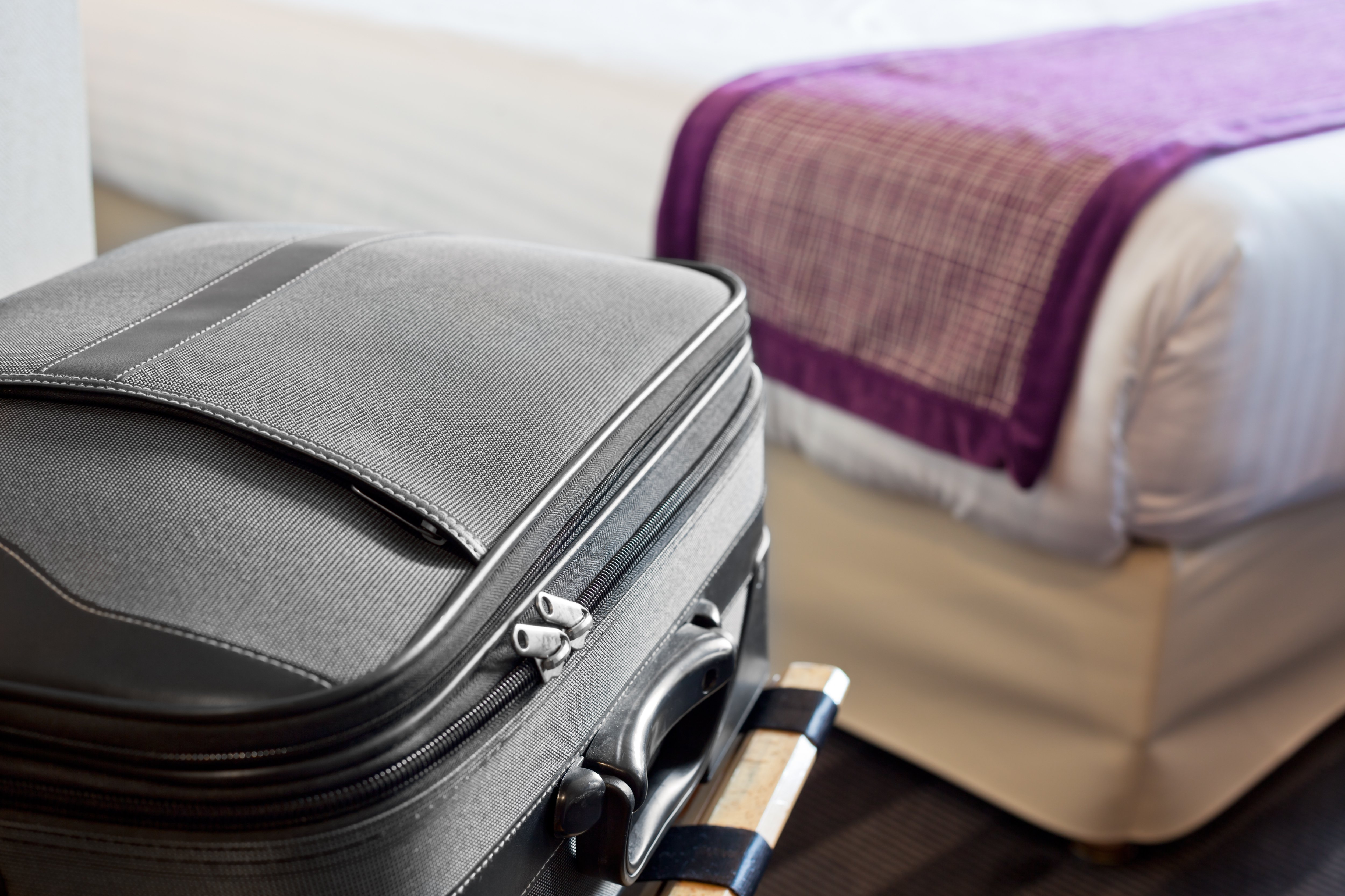 Equipaje empacado en alcoba. | Foto: Shutterstock