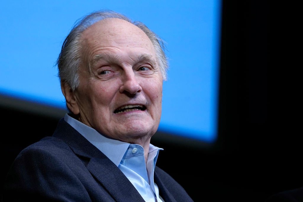 Alan Alda speaks during the film discussion of "Marriage Story" during the press conference at Walter Reade Theater on October 04, 2019 | Photo: GettyImages
