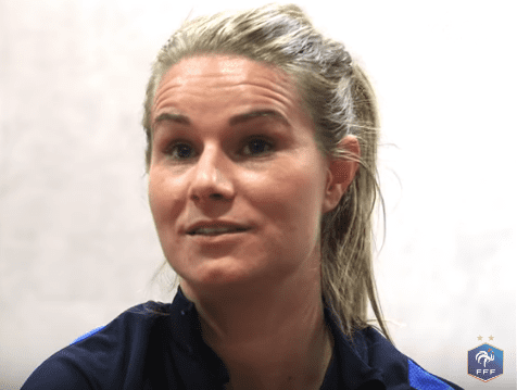 Amandine Henry lors d'un entretien. | Youtube/Fédération Française de Football Amandine Henry lors d'un entretien. | Youtube/Fédération Française de Football