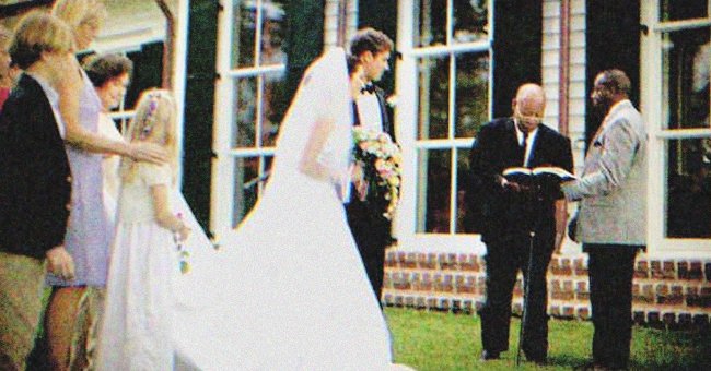 Groom and bride gettting married | Source: Shutterstock