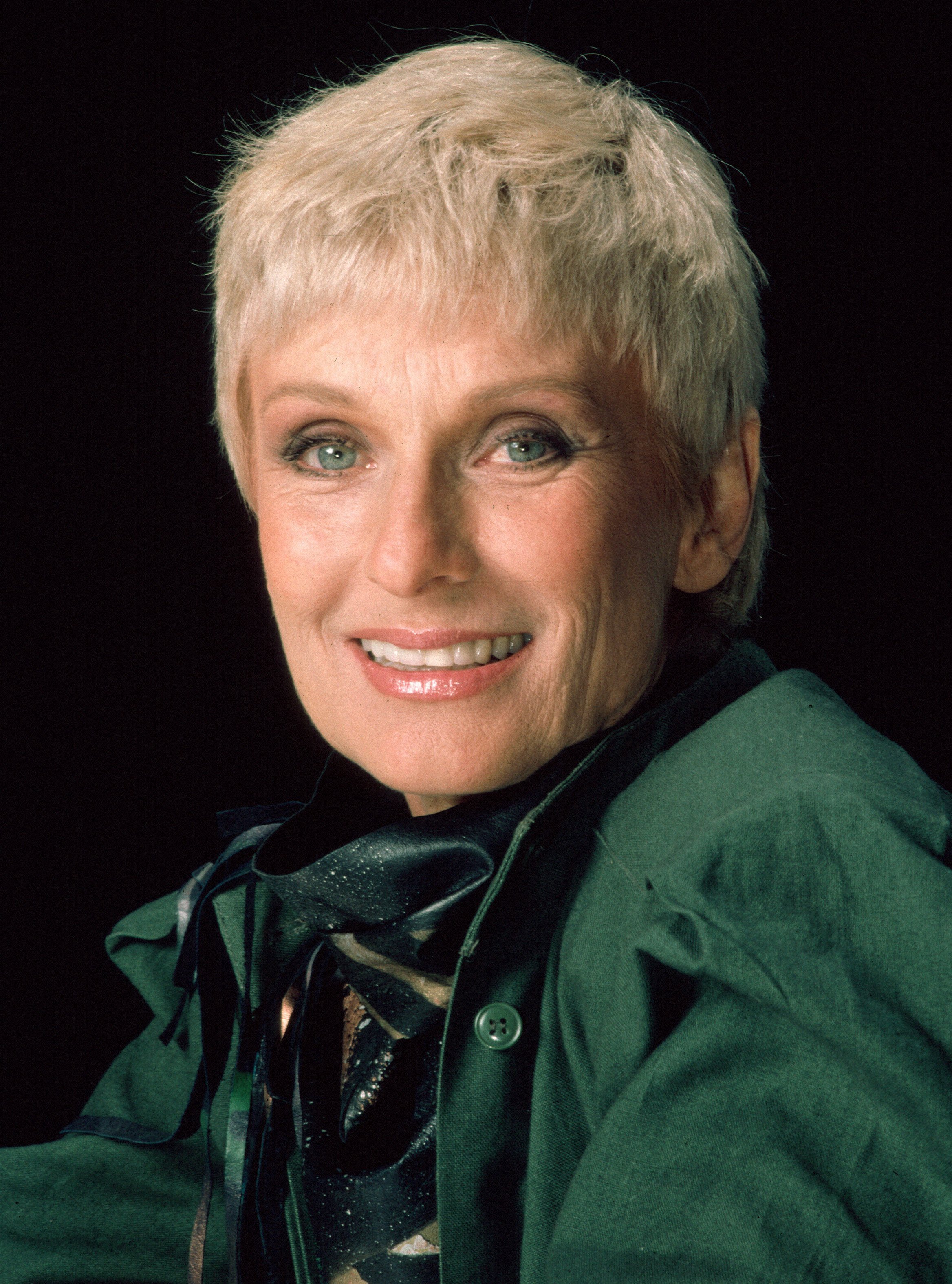 Cloris Leachman posing for a portrait in 1982 in Los Angeles, California. / Source: Getty Images