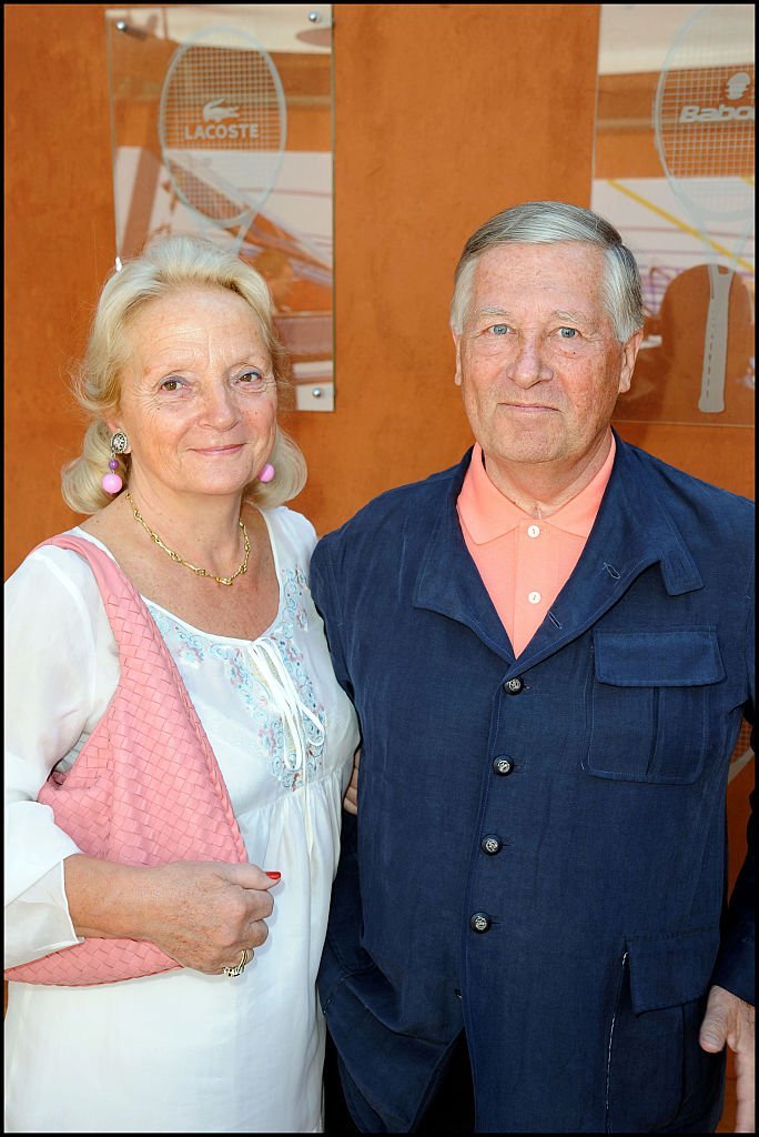 Alain Duhamel et invité au village de Roland Garros. | Photo : Getty Images