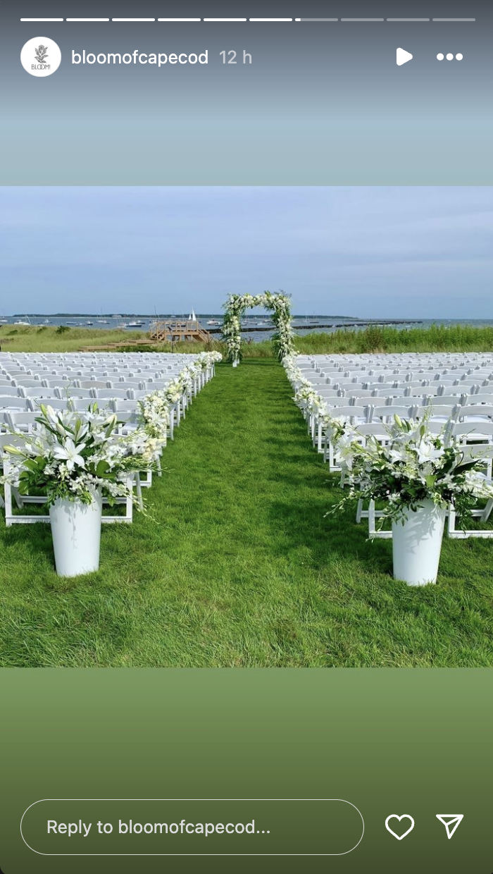 A view of the ceremony set-up at Mariah Kennedy Cuomo and Tellef Lundevall's wedding, posted on July 24, 2024 | Source: Instagram/bloomofcapecod