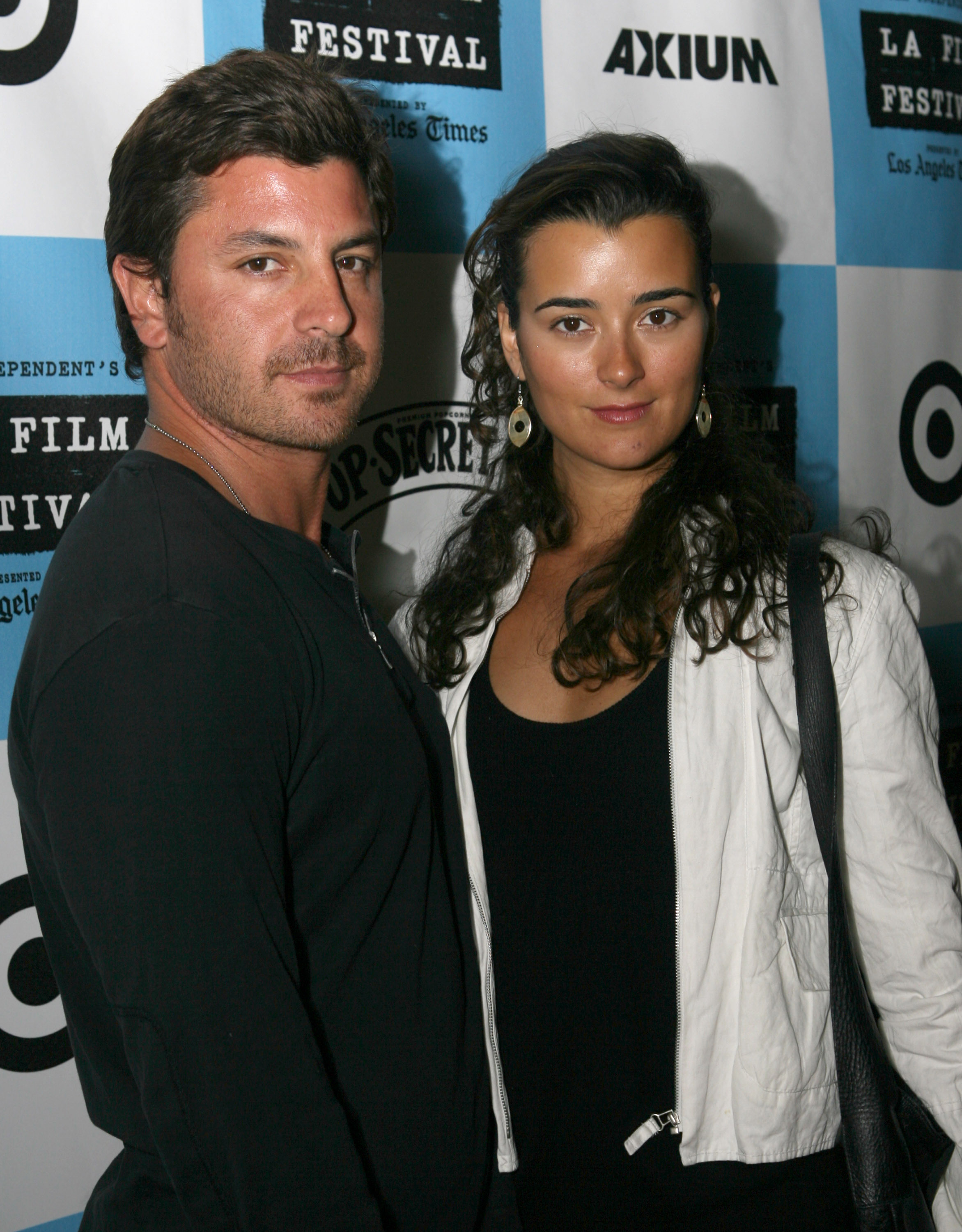 Diego Serrano and Cote De Pablo at the screening of "How To Rob a Bank" during the 2007 Los Angeles Film Festival. | Source: Getty Images
