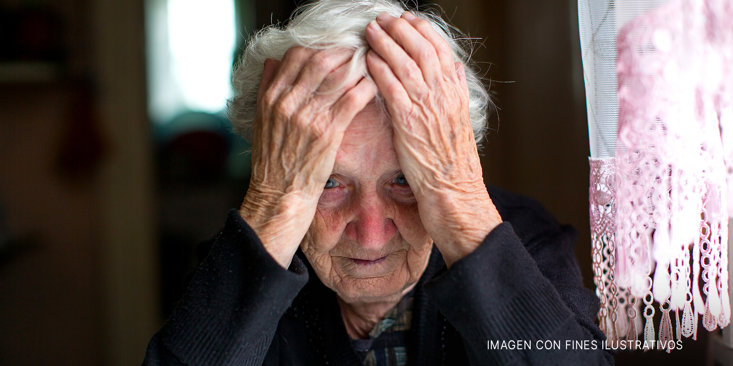 Anciana triste | Foto: Shutterstock