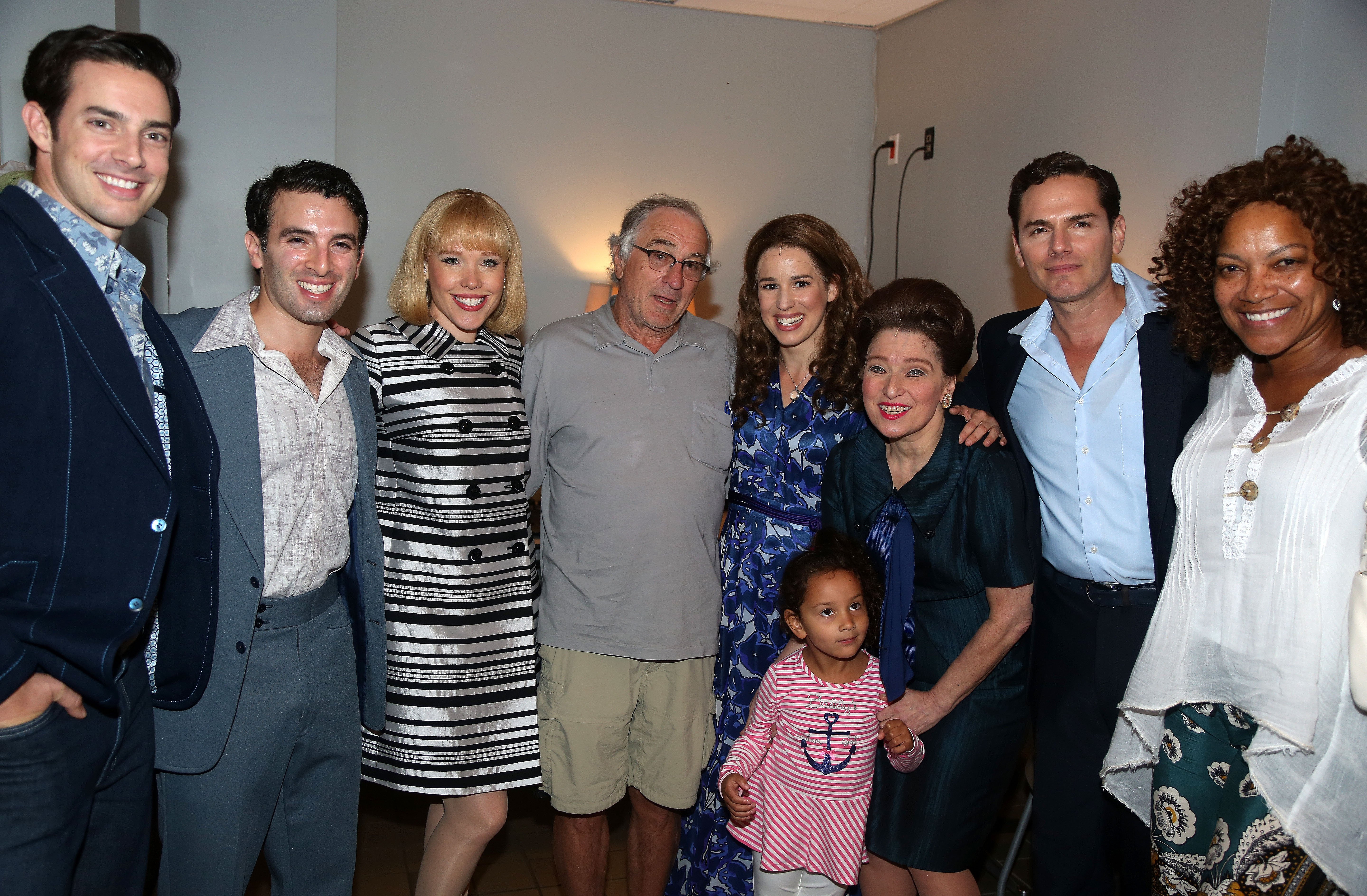 Robert De Niro, daughter Helen Grace De Niro, and Grace Hightower pose backstage with Chilian Kennedy and comapny for the musical "Beautiful" at The Stephen Sondheim Theater on September 2, 2015, in New York City. | Source: Getty Images