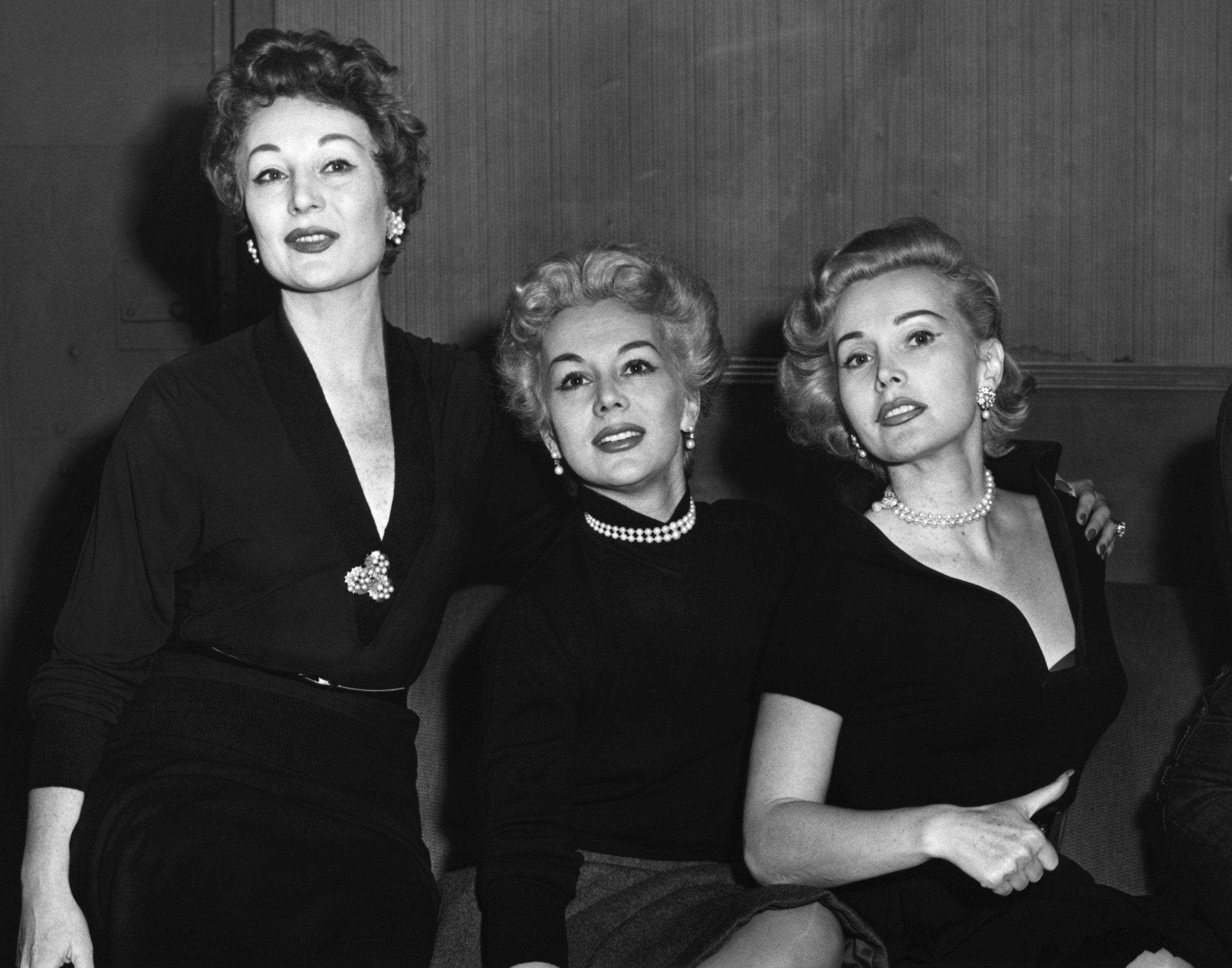 Portrait of socialites and sisters, Magda Gabor, Eva Gabor, and Zsa Zsa Gabor. | Photo: Getty Images