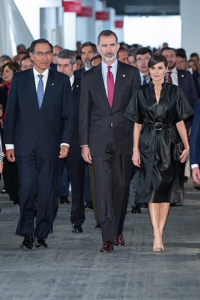 Los Reyes de España en La Feria de Arte Contemporáneo (ARCO) 2019 en compañía del Presidente de Perú. | Imagen: Getty Images Los Reyes de España en La Feria de Arte Contemporáneo (ARCO) 2019 en compañía del Presidente de Perú. | Imagen: Getty Images