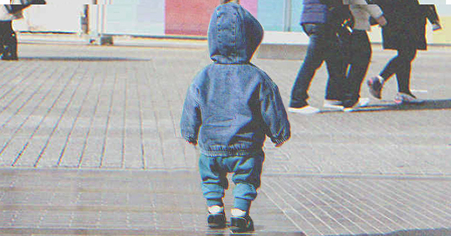 Lonely toddler wandering on the street | Source: Shutterstock