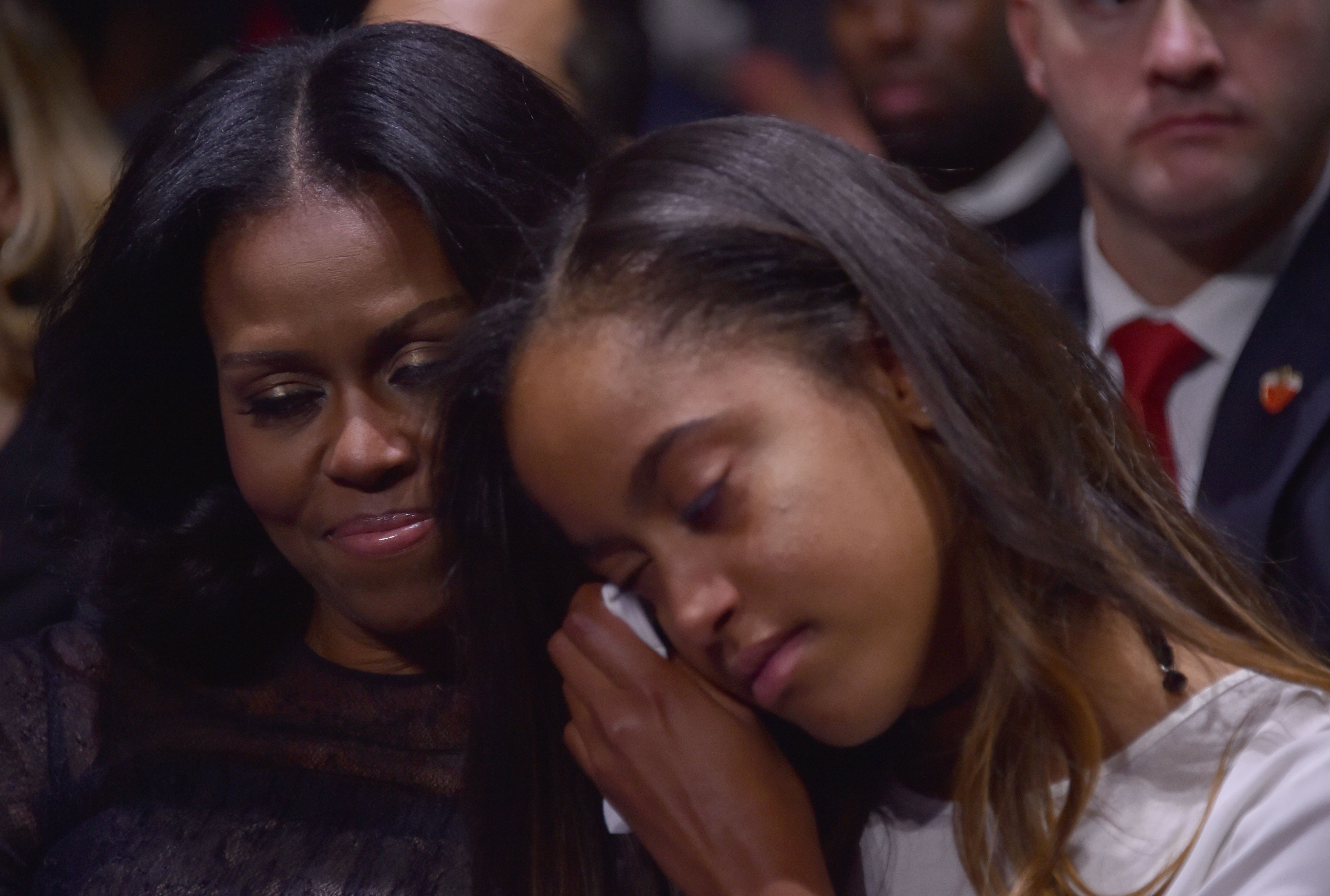 Michelle and Malia Obama during Barack Obama's farewell address in Chicago, Illinois on January 10, 2017 | Source: Getty Images