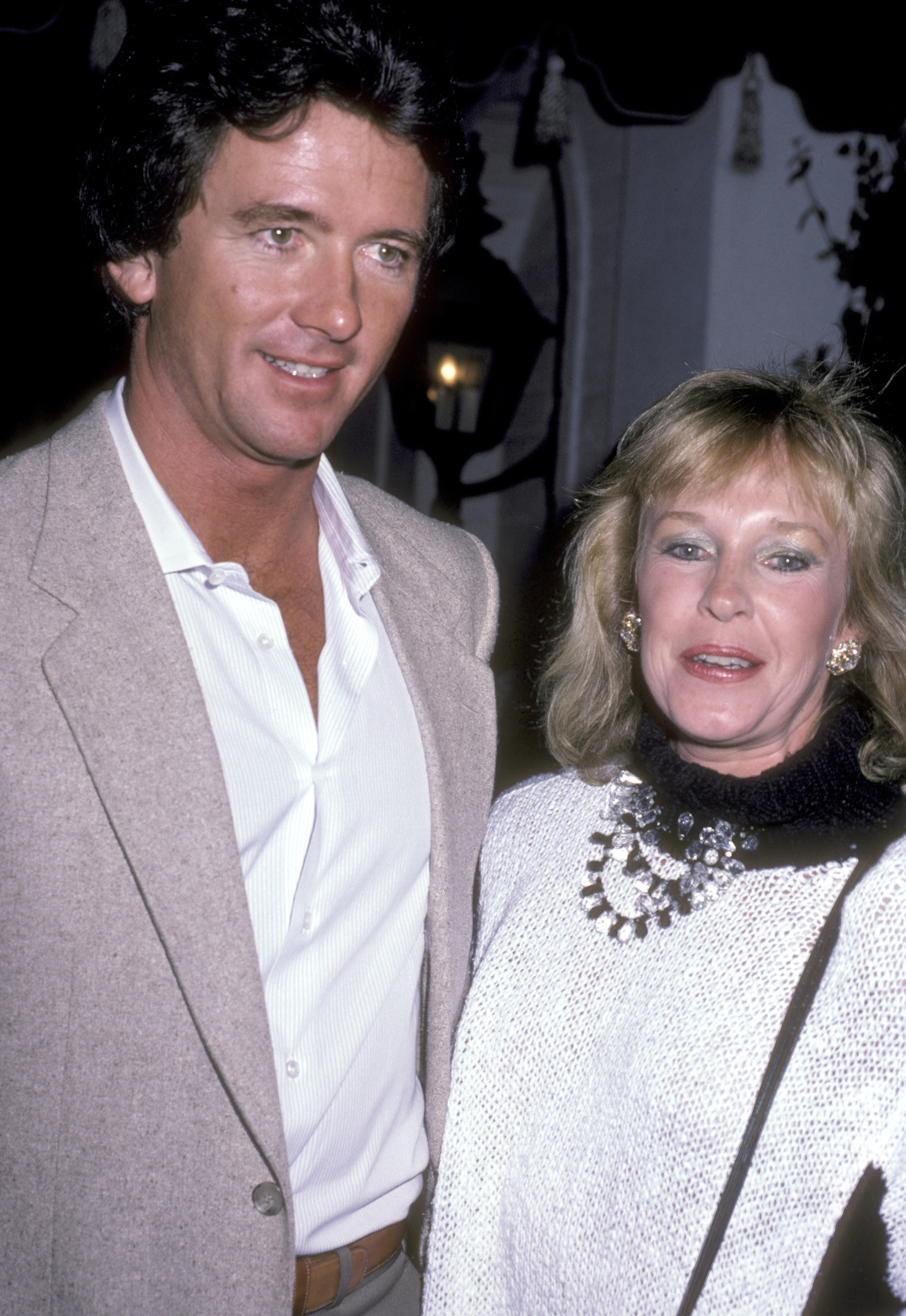 Patrick Duffy and wife Carlyn Rosser attend a Party For Glenn Larson on October 23, 1985 at Chasen's Restaurant in Beverly Hills, California | Source: Getty Images