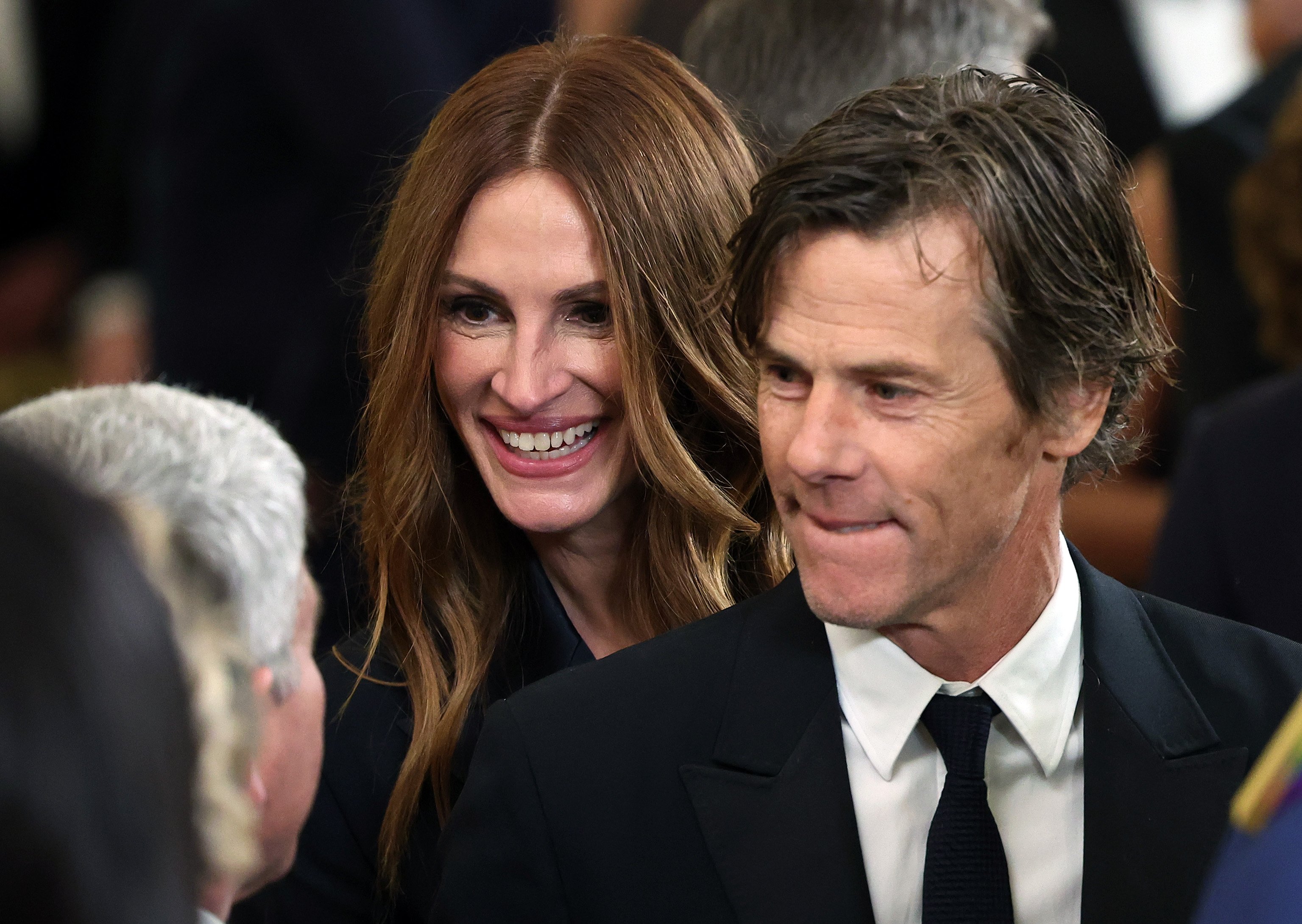 Julia Roberts and her husband cinematographer Daniel Moder during a reception for the 2022 Kennedy Center honorees at the White House on December 04, 2022 in Washington, DC ┃Source: Getty Images