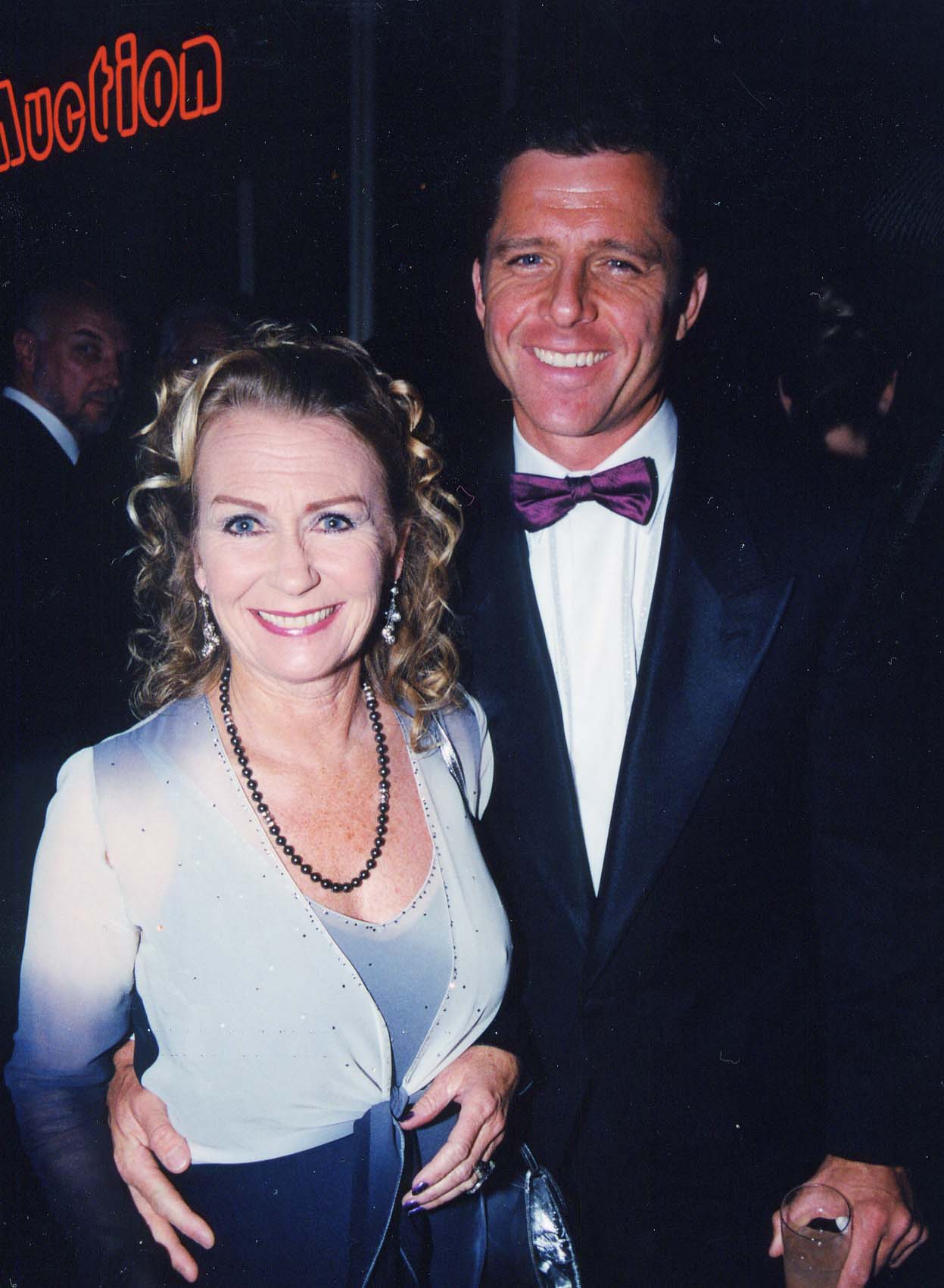 The actress and Maxwell Caulfield during the Larry King Cardiac Foundation fundraiser on May 8, 2000, in Beverly Hills, California. | Source: Getty Images