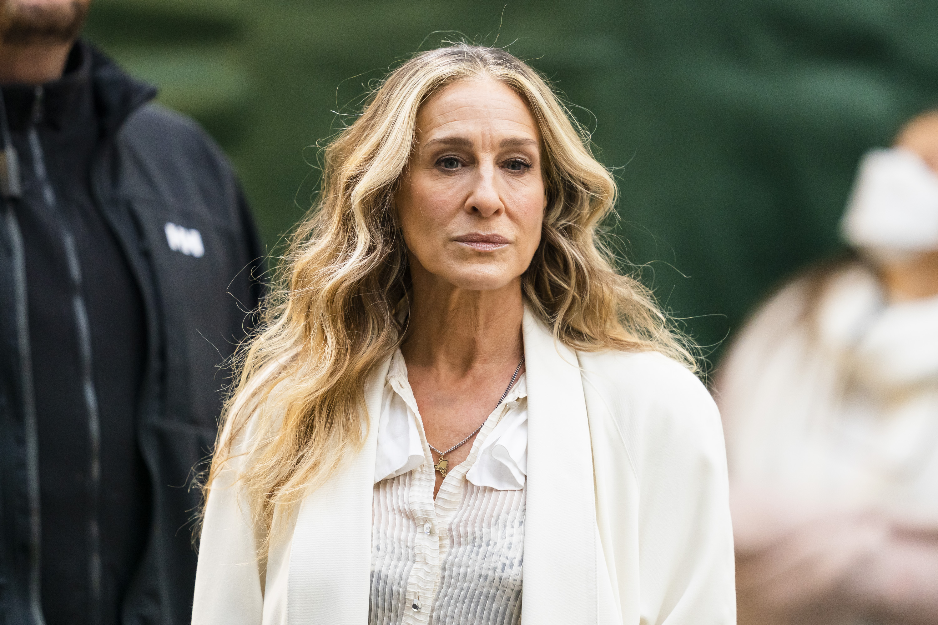 Sarah Jessica Parker seen filming "And Just Like That..." in Madison Square Park on November 7, 2021, in New York City | Source: Getty Images