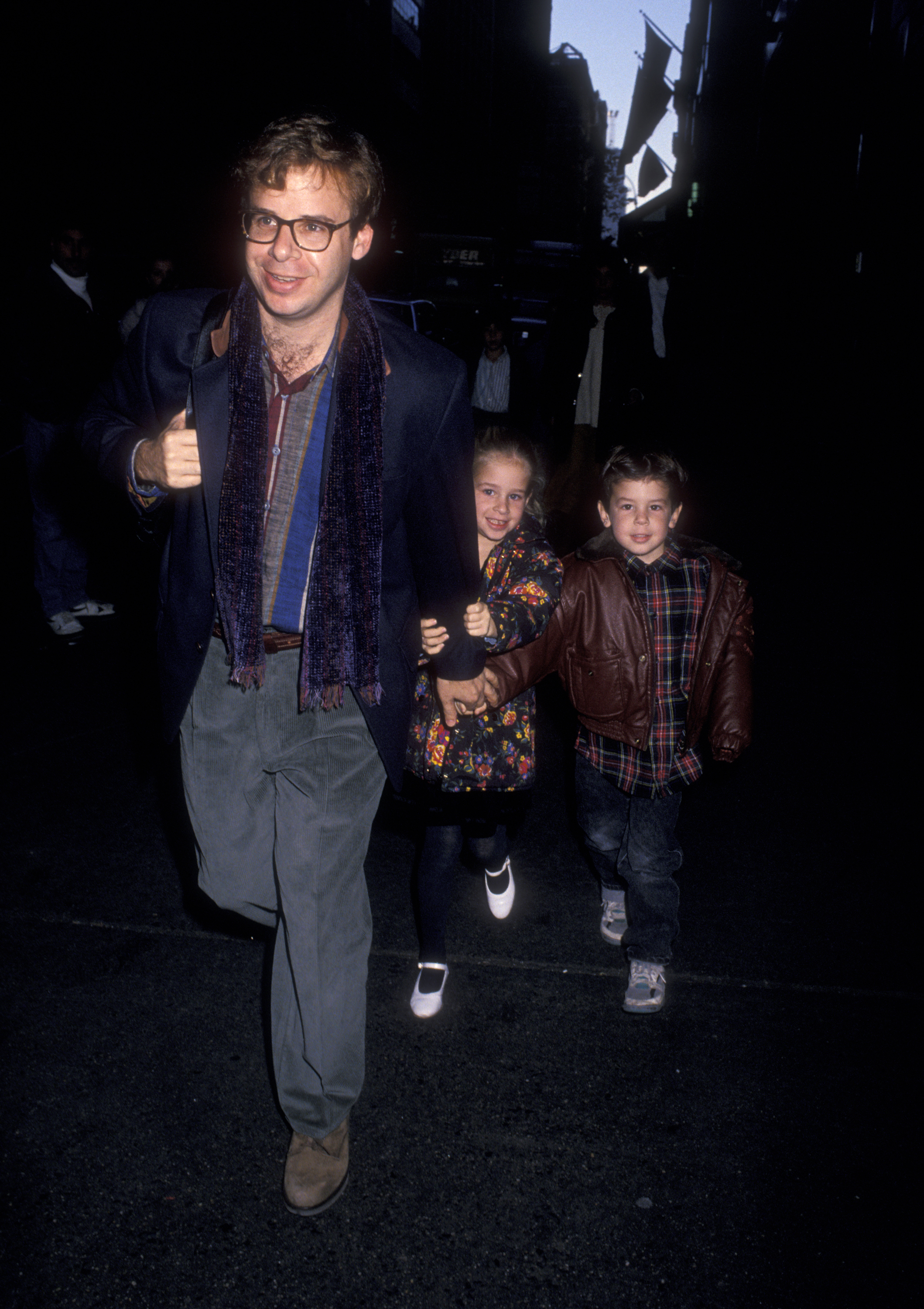 Rick Moranis and children attend the premiere of "The Nutcracker," 1993 | Source: Getty Images