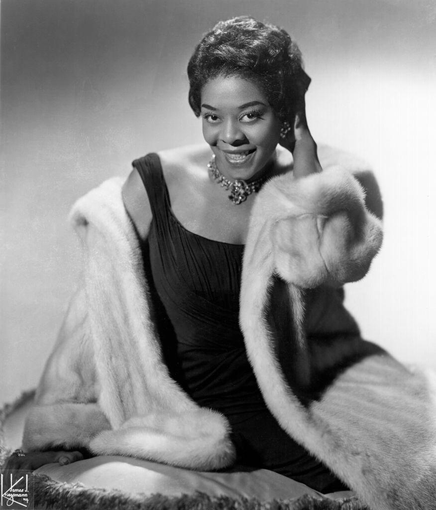 Jazz and pop singer Dinah Washington poses for a portrait circa 1955 | Photo: Getty Images