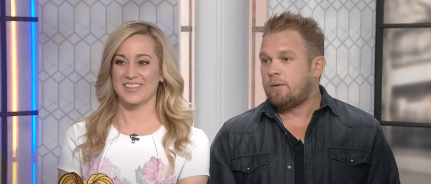 Photo of country star Kellie and her husband, Kyle Jacobs during an interview | Photo: Youtube / TODAY