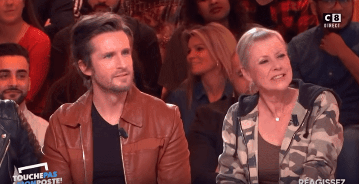 Le Top 10 des images cultes des années 90 avec Dorothé. | Photo : Youtube/ Touche pas à mon poste ! Le Top 10 des images cultes des années 90 avec Dorothé. | Photo : Youtube/ Touche pas à mon poste !