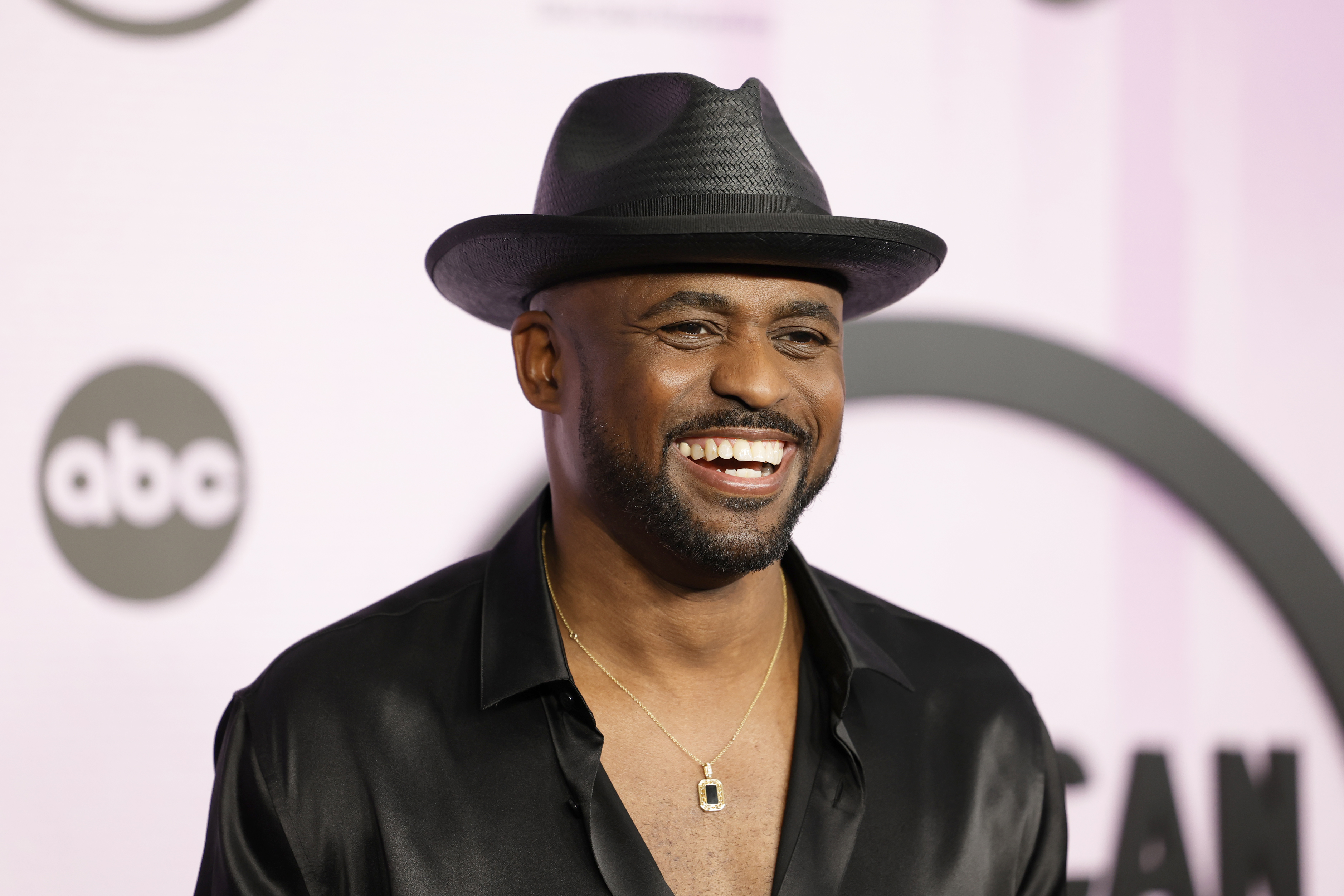 Wayne Brady at the 2022 American Music Awards on November 20, 2022, in Los Angeles, California. | Source: Getty Images