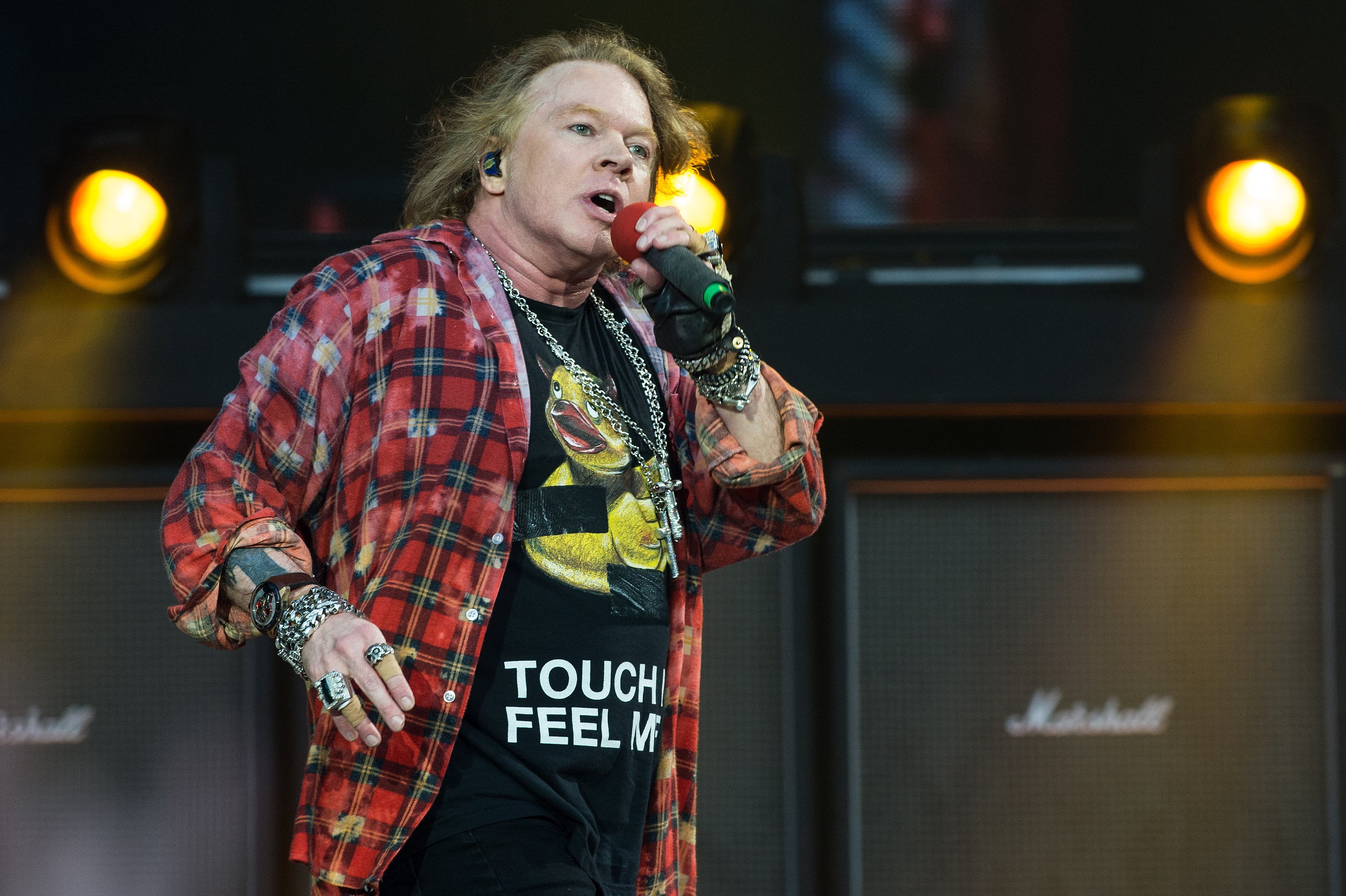 Axl Rose of AC/DC performs at Queen Elizabeth Olympic Park on June 5, 2016, in London, England. | Source: Getty Images 